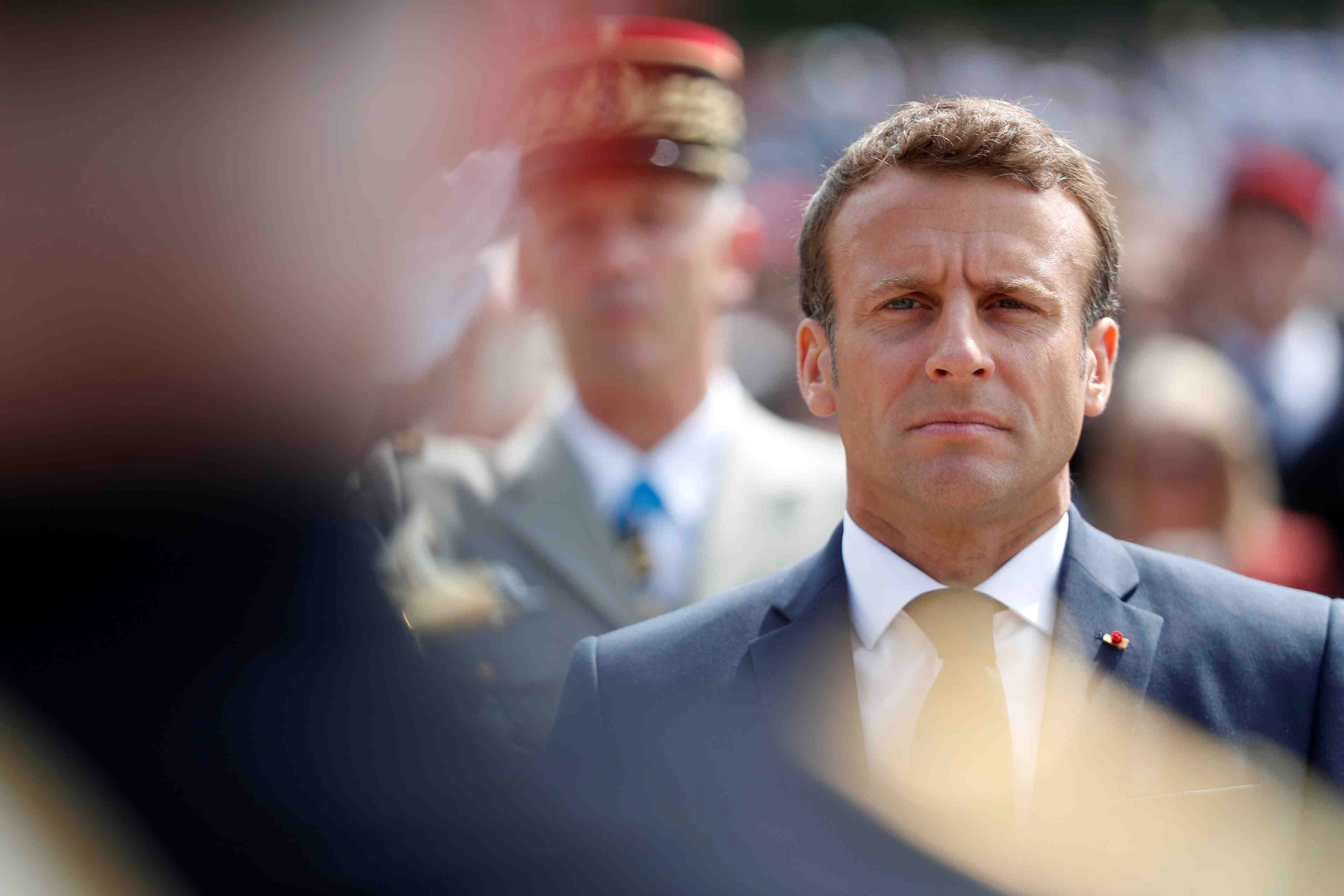 Deux homme condamnes pour avoir pendu un mannequin de macron