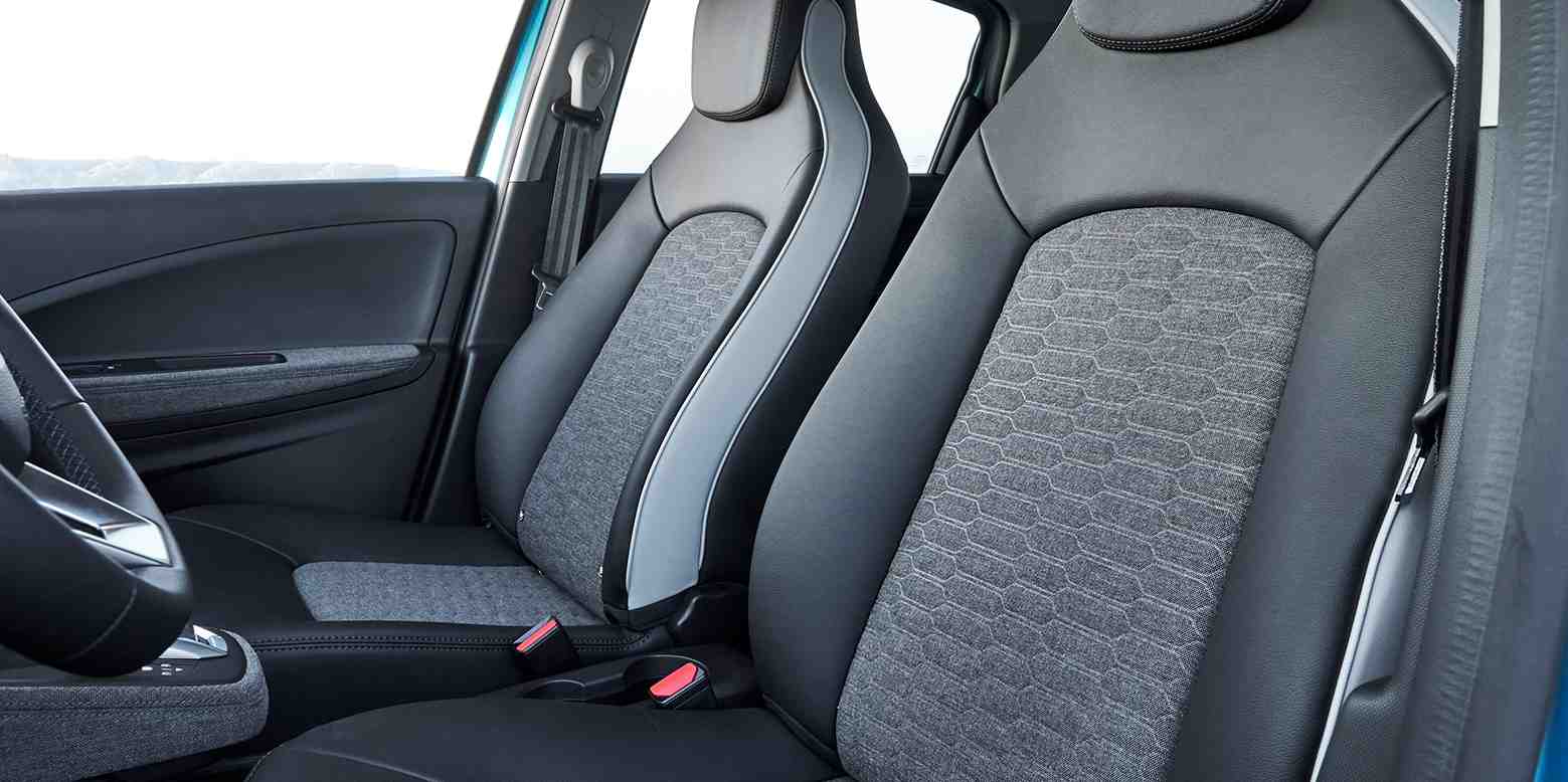 Au total, une surface de 8 m2 de l'intérieur du véhicule est couverte de tissus en fibres recyclées.
