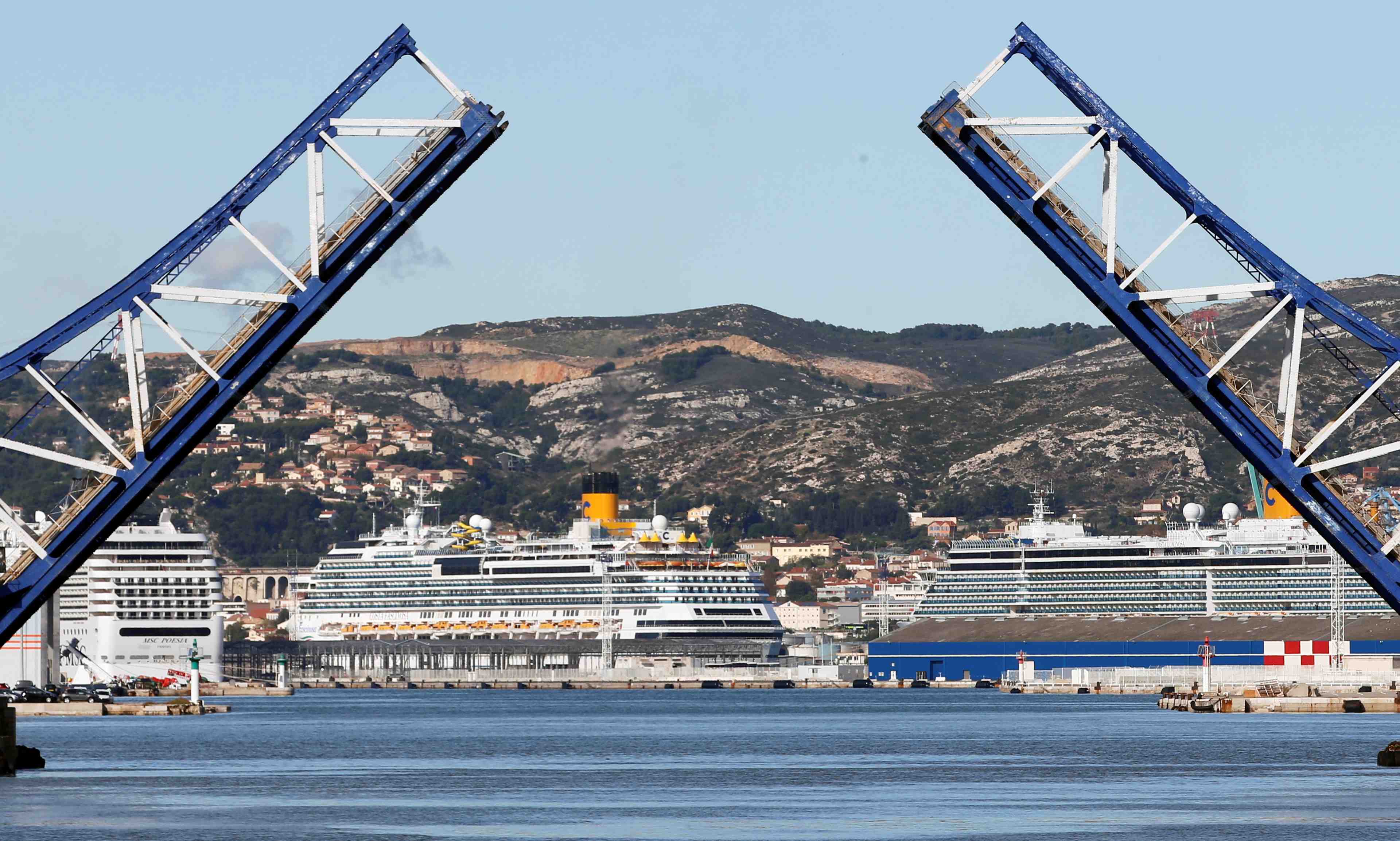 Des croisieristes francais interdits de debarquer a marseille