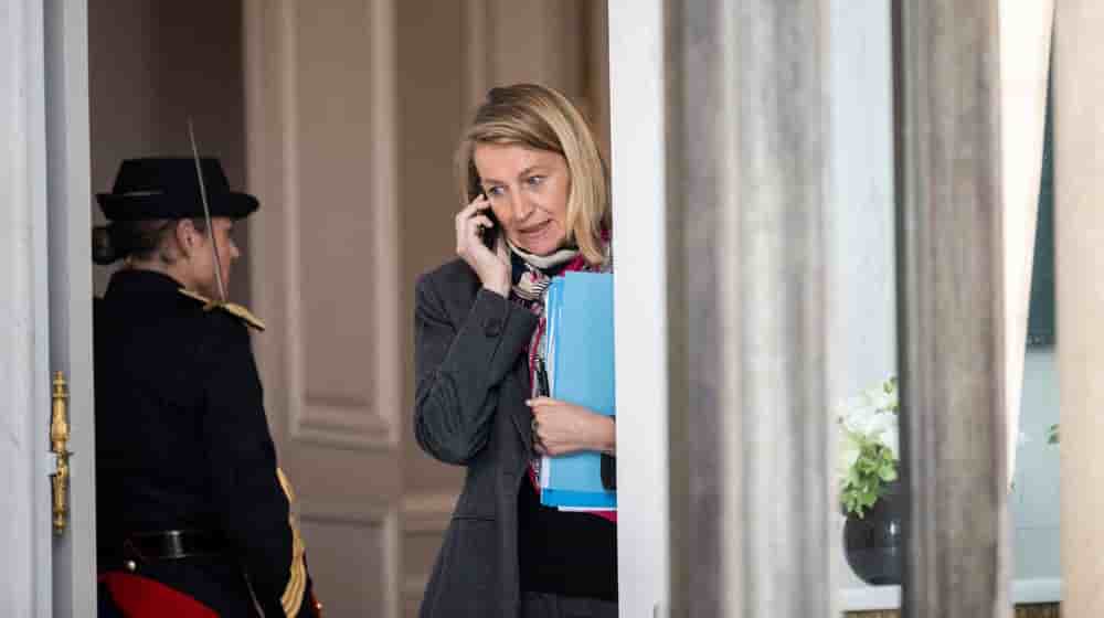 La ministre française du Travail et de l'Emploi Astrid Panosyan-Bouvet à la sortie d'une réunion hebdomadaire du cabinet à l'Elysée en octobre 2024.