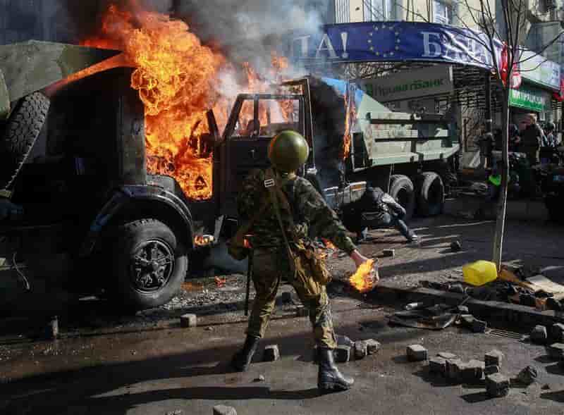 Ultimatum aux manifestants de Kiev, heurts place de l'Indépendance