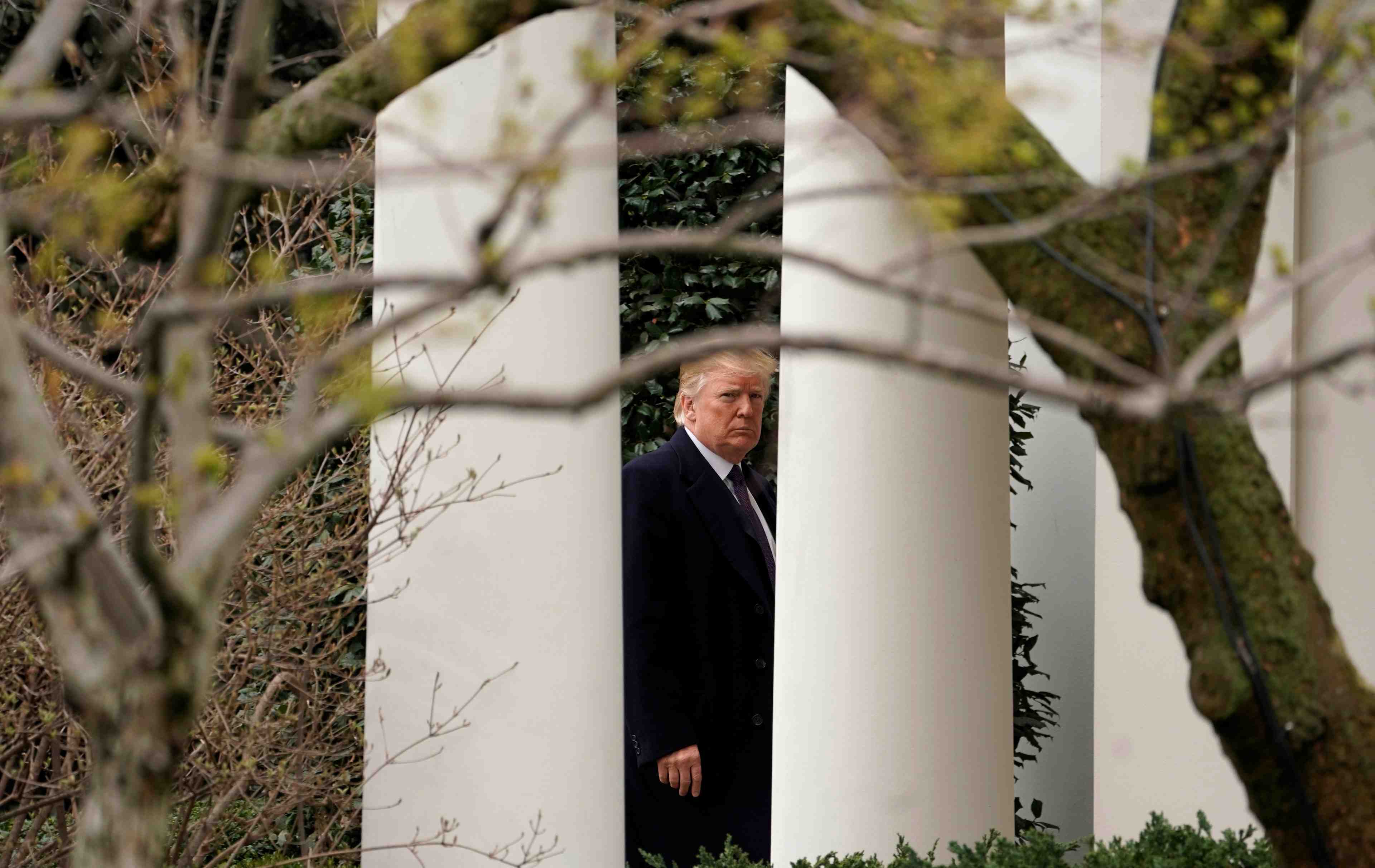 Trump a fait signer des clauses de confidentialite  a la maison blanche, selon le wp