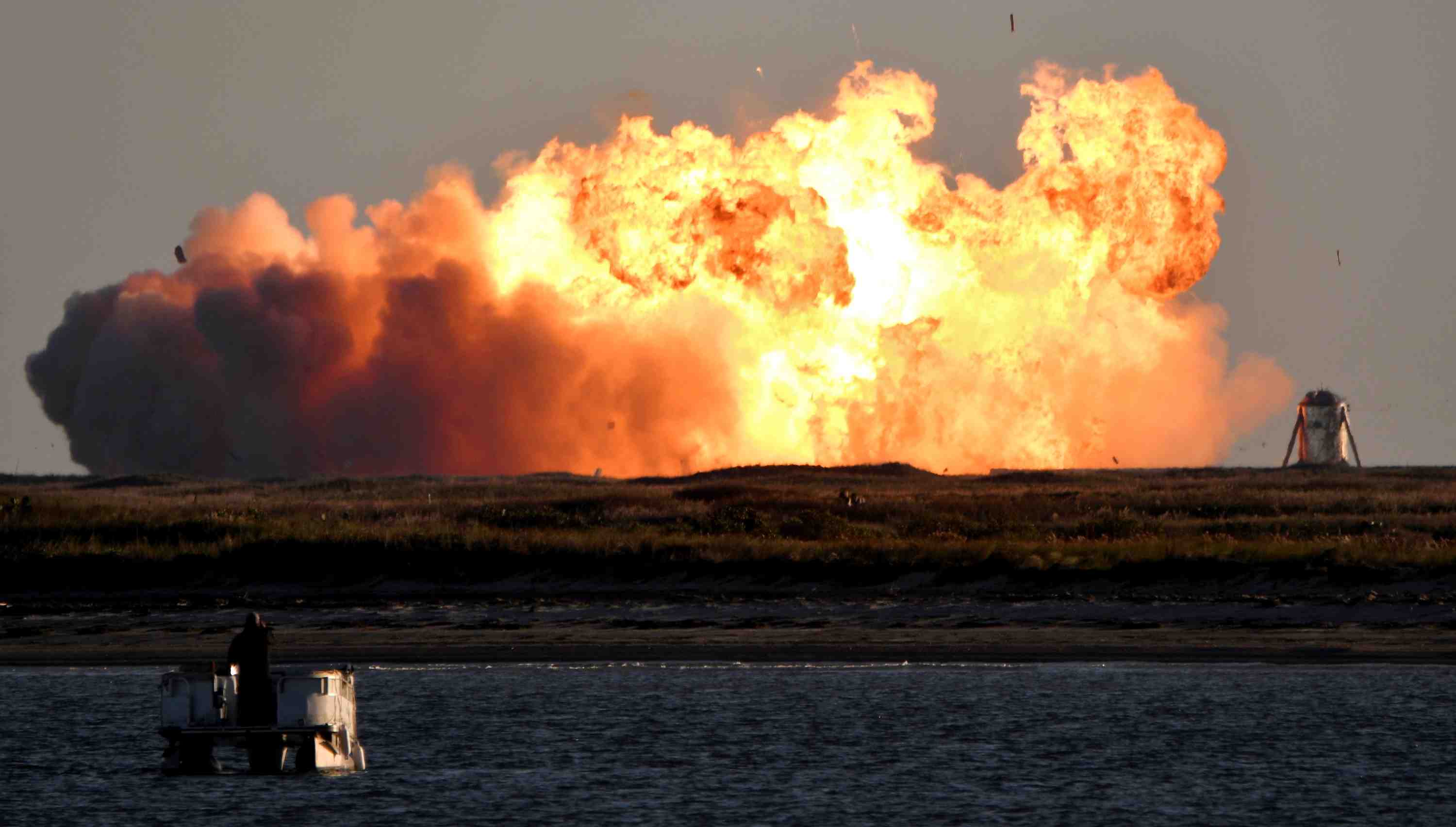 L'essai du prototype starship de spacex conclu par un crash