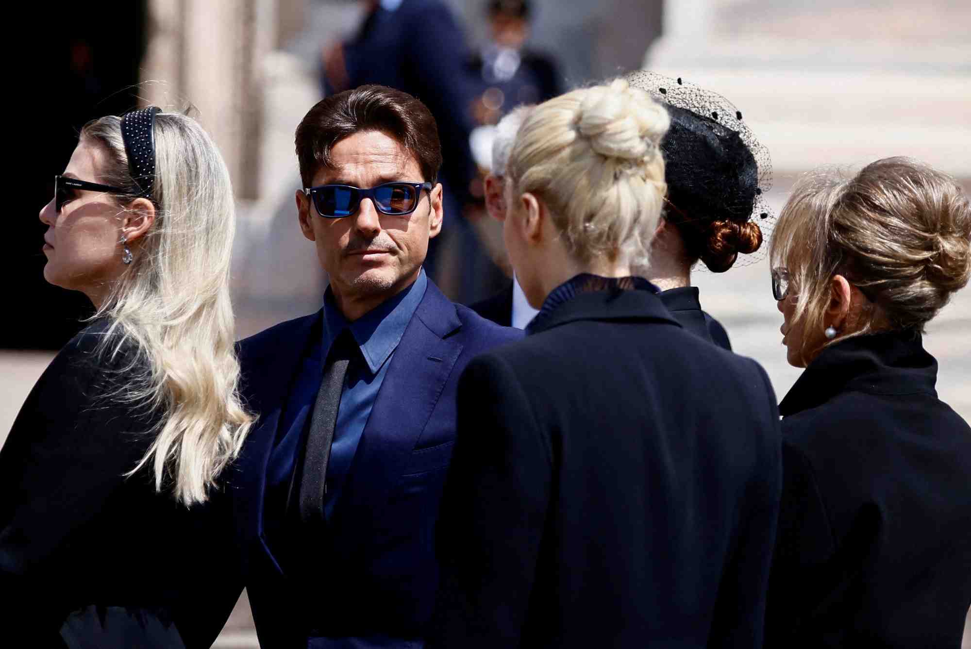Pier silvio berlusconi lors des funerailles de l'ancien premier ministre italien silvio berlusconi a milan