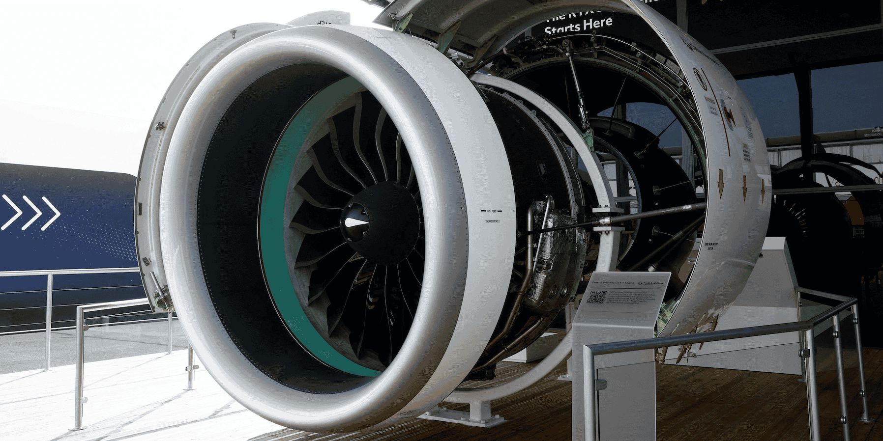 Un modèle de moteur GTF de Pratt & Whitney exposé lors de la 54e édition du salon international de l'aéronautique du Bourget le 20 juin 2023.