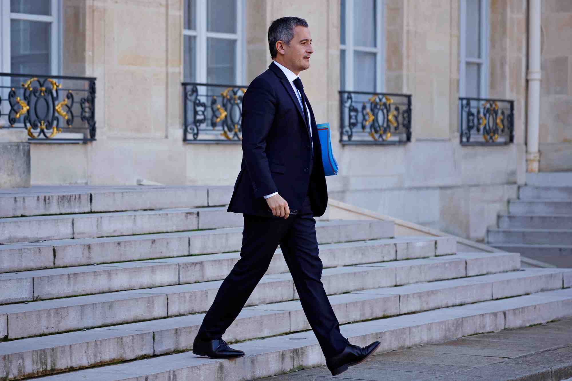 Gerald darmanin quitte le palais de l'elysee