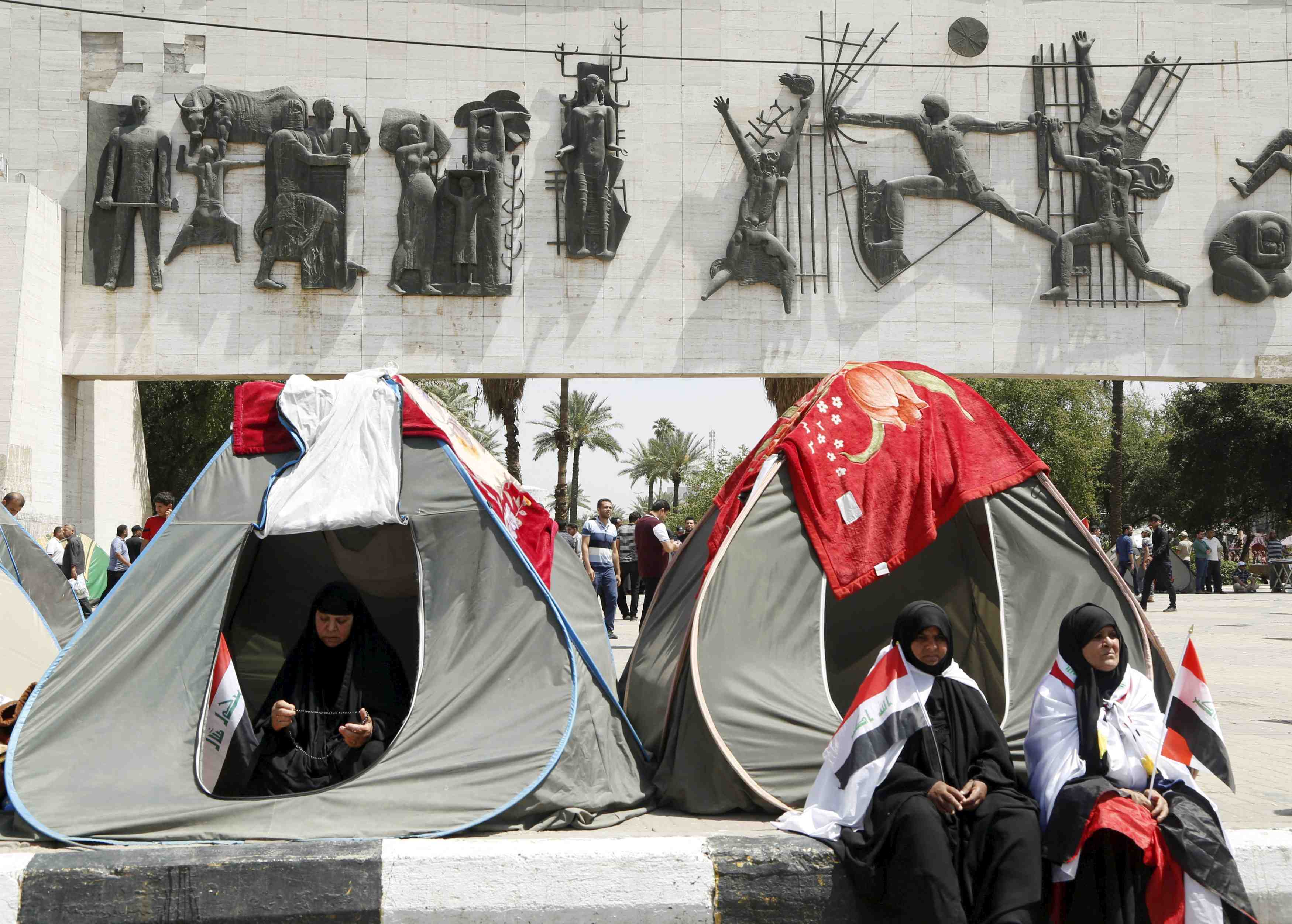 Des manifestants a bagdad font pression sur le gouvernement