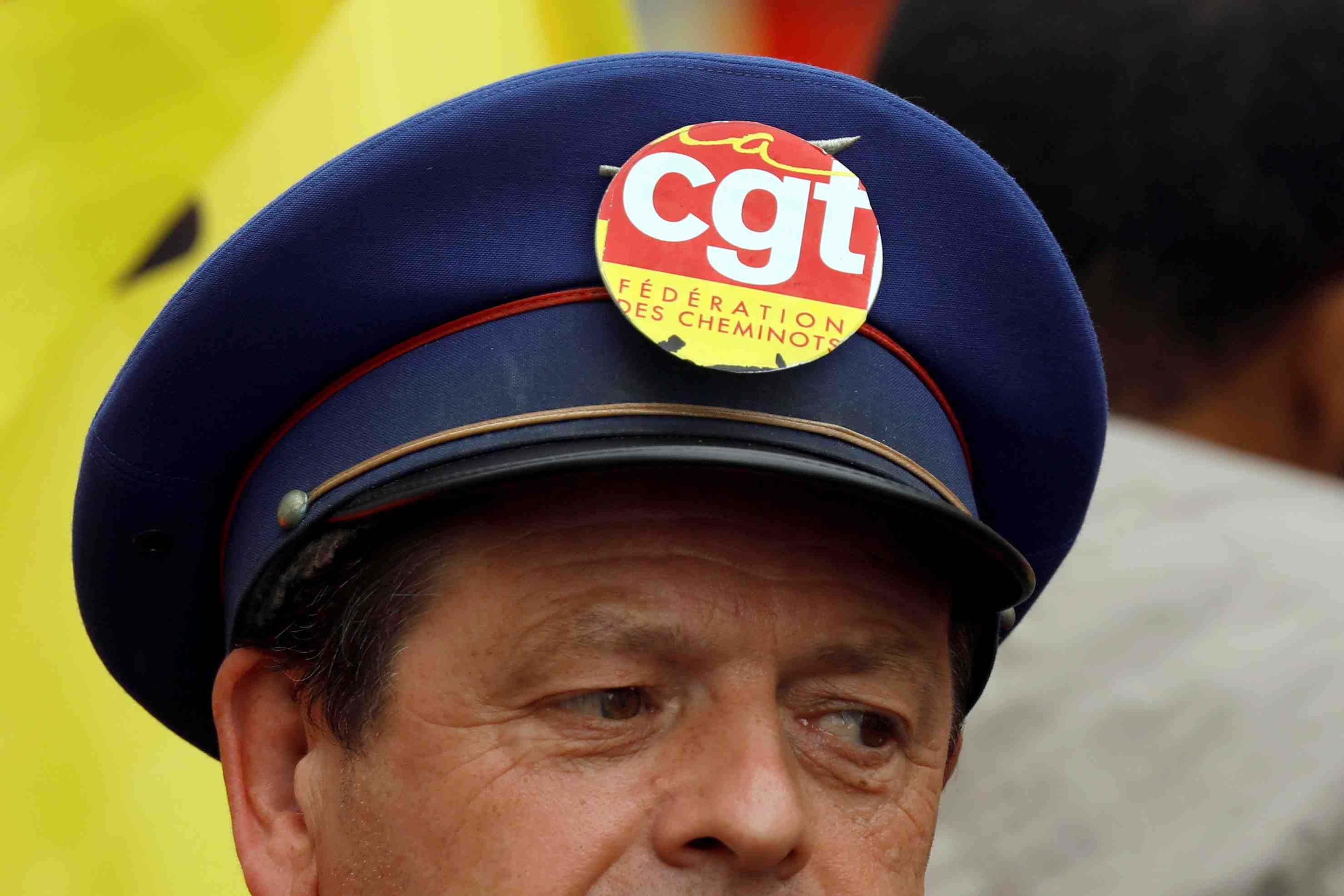La cgt entend poursuivre la greve a la sncf en juillet