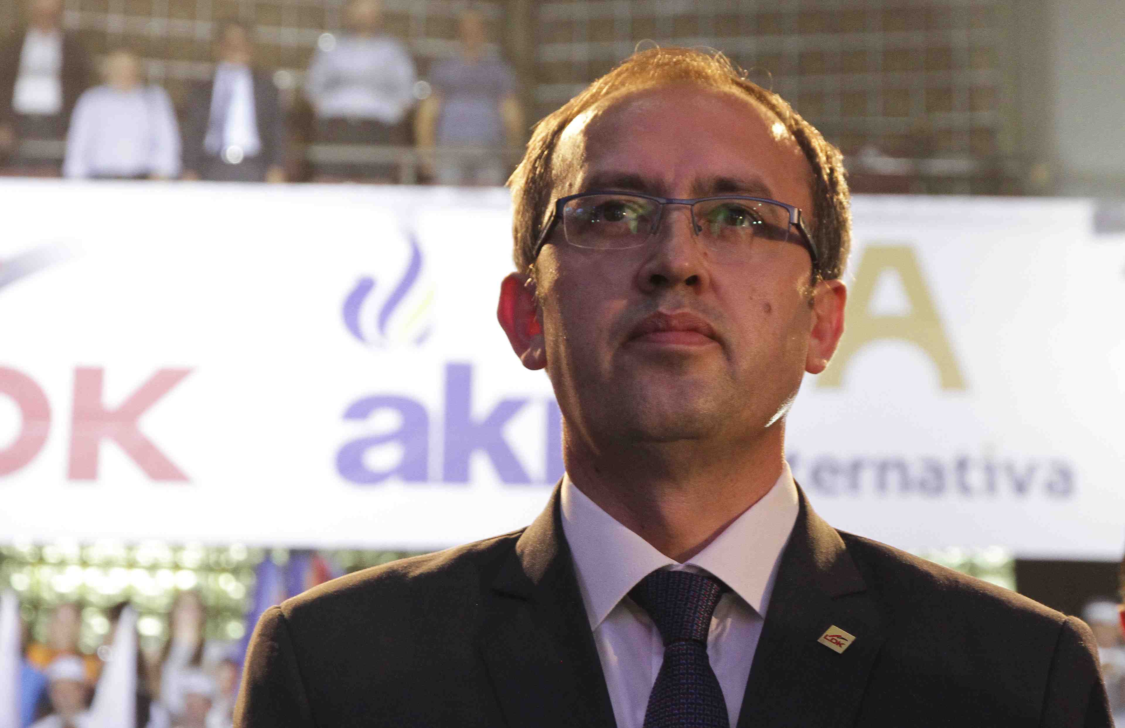 Apres l'inculpation de son president, le kosovo fait l'impasse sur des negociations avec la serbie
