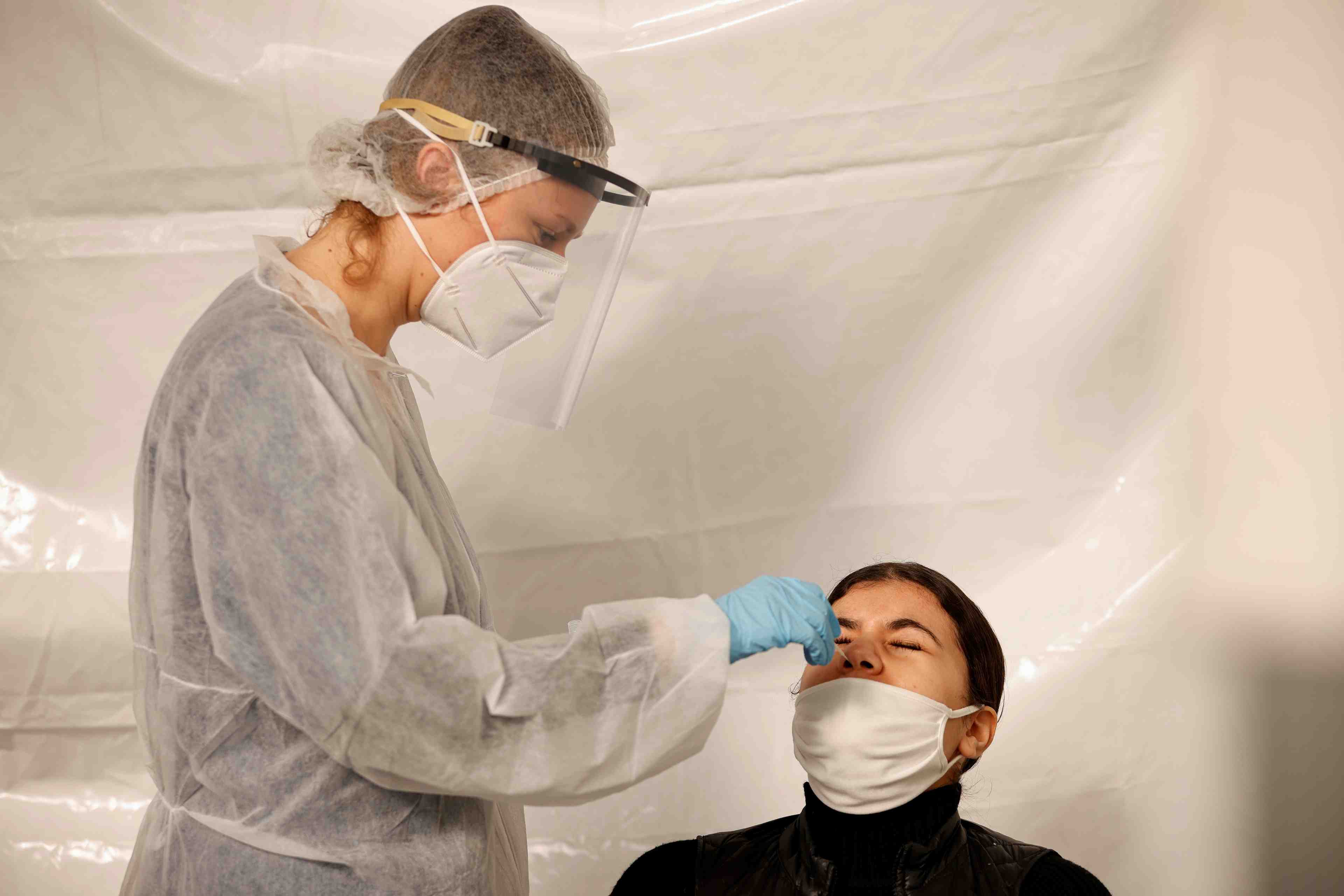 France: les tests pcr de depistage du covid-19 couteront 43,89 euros