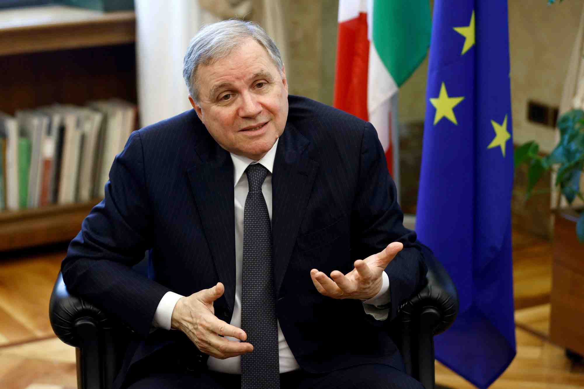 Le gouverneur de la banque centrale d'italie, ignazio visco, lors d'une interview avec reuters a rome