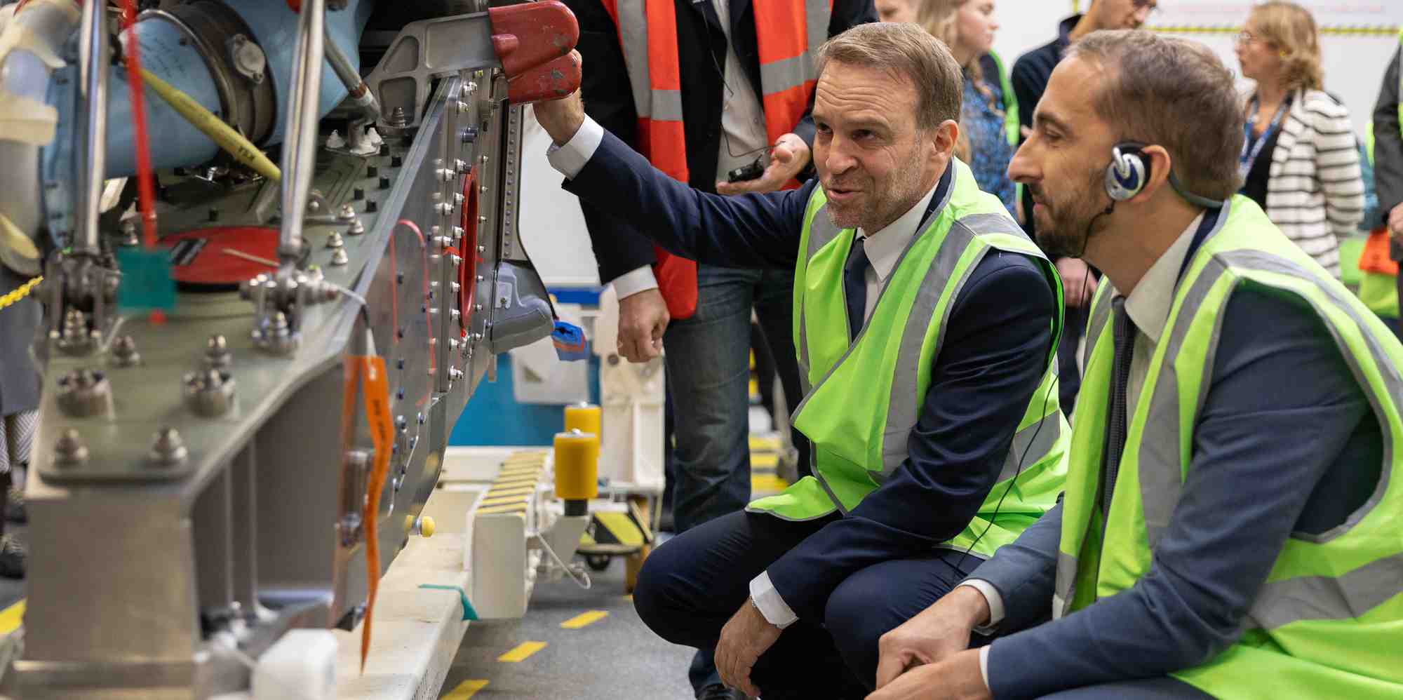 Marc Ferracci, ministre de l'industrie, était en visite à Toulouse, dans les locaux d'Airbus, lundi 18 novembre.