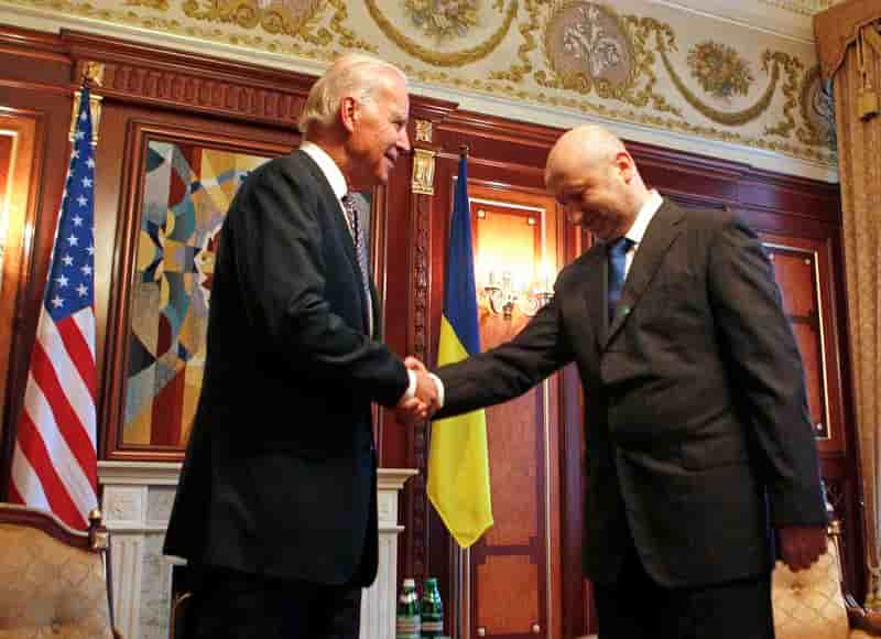 A Kiev, Joe Biden offre l'aide des Etats-Unis à l'Ukraine