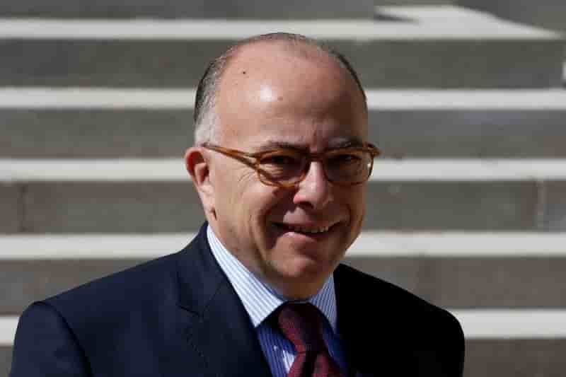 Le gouvernement cazeneuve a presente sa demission