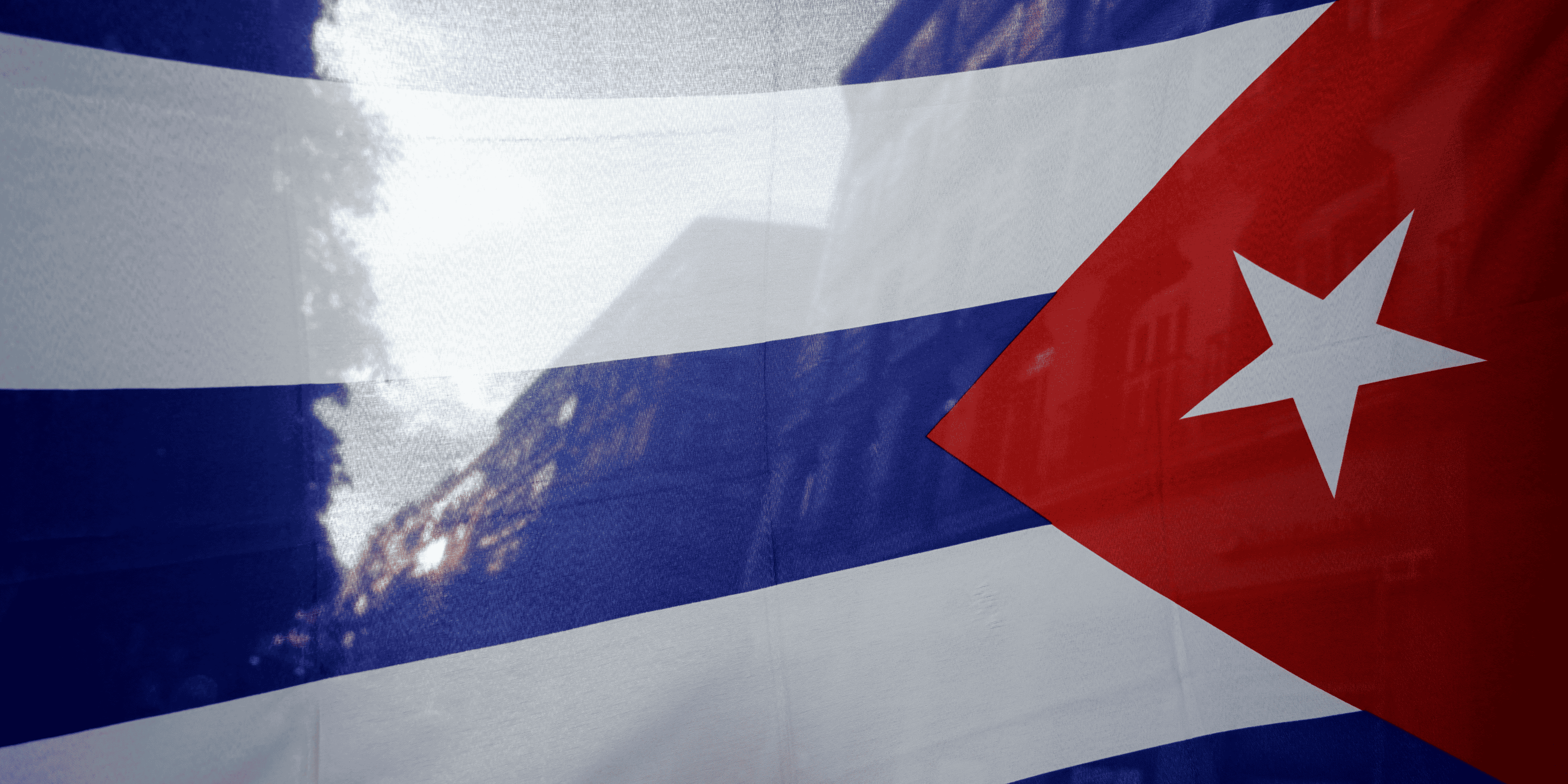 L'ambassade de cuba en france dit avoir ete visee par des cocktails molotov