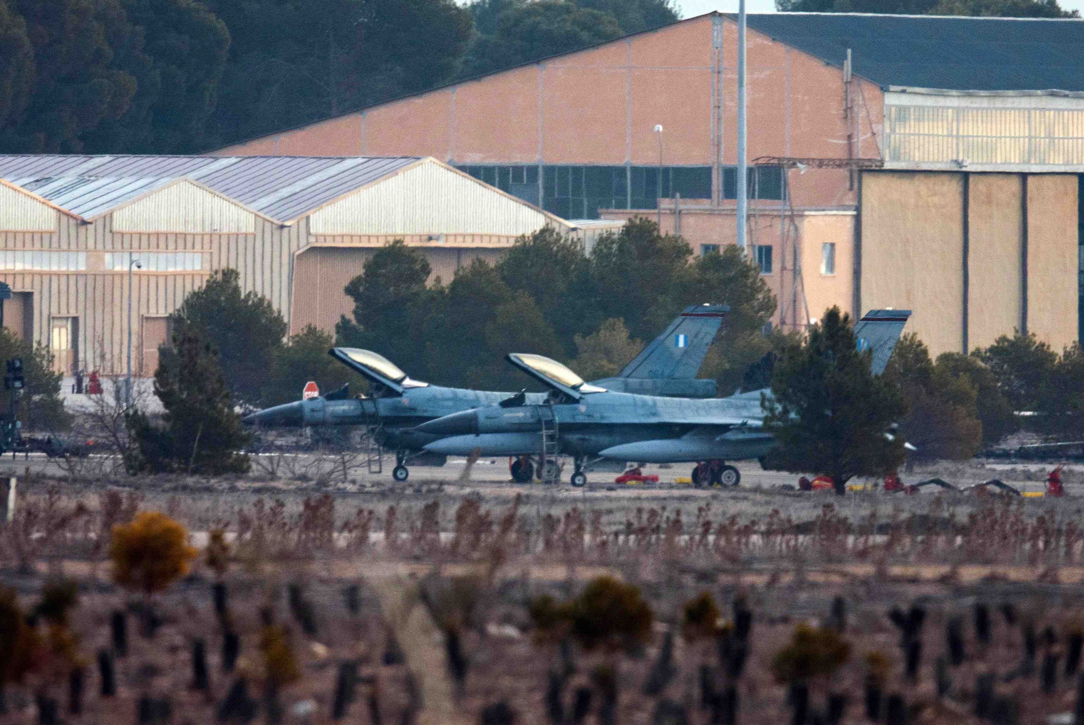 Onze morts apres l'accident sur une base aerienne de l'otan