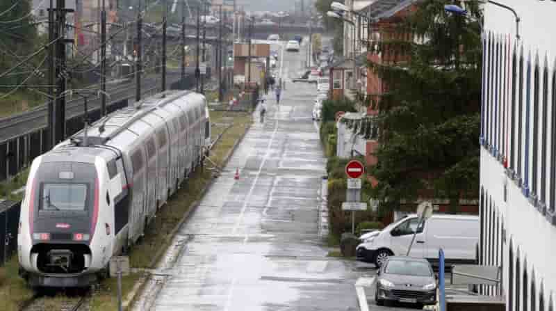Le gouvernement francais se defend de tout "bricolage" sur alstom