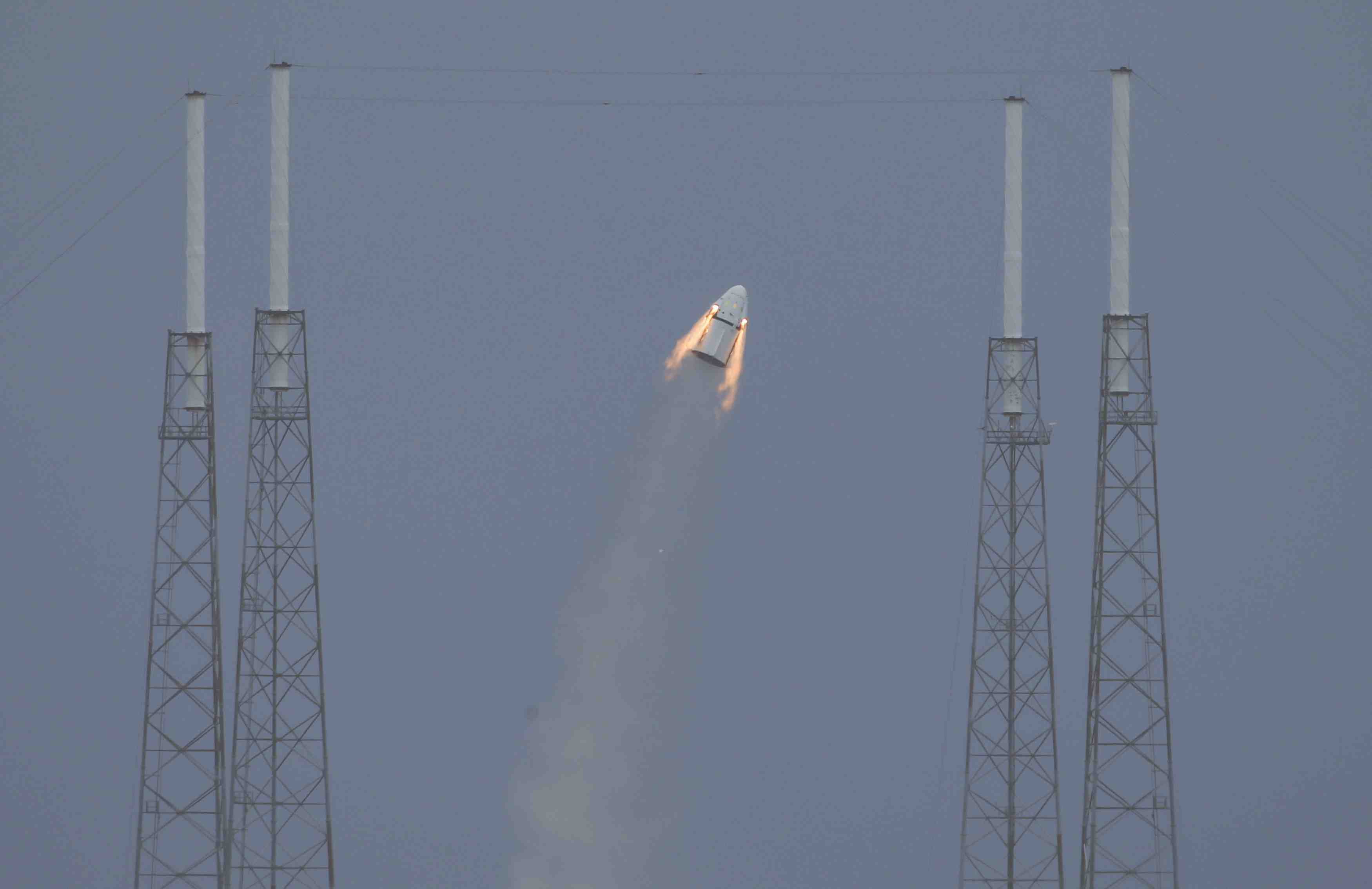 Spacex lance son premier satellite militaire americain