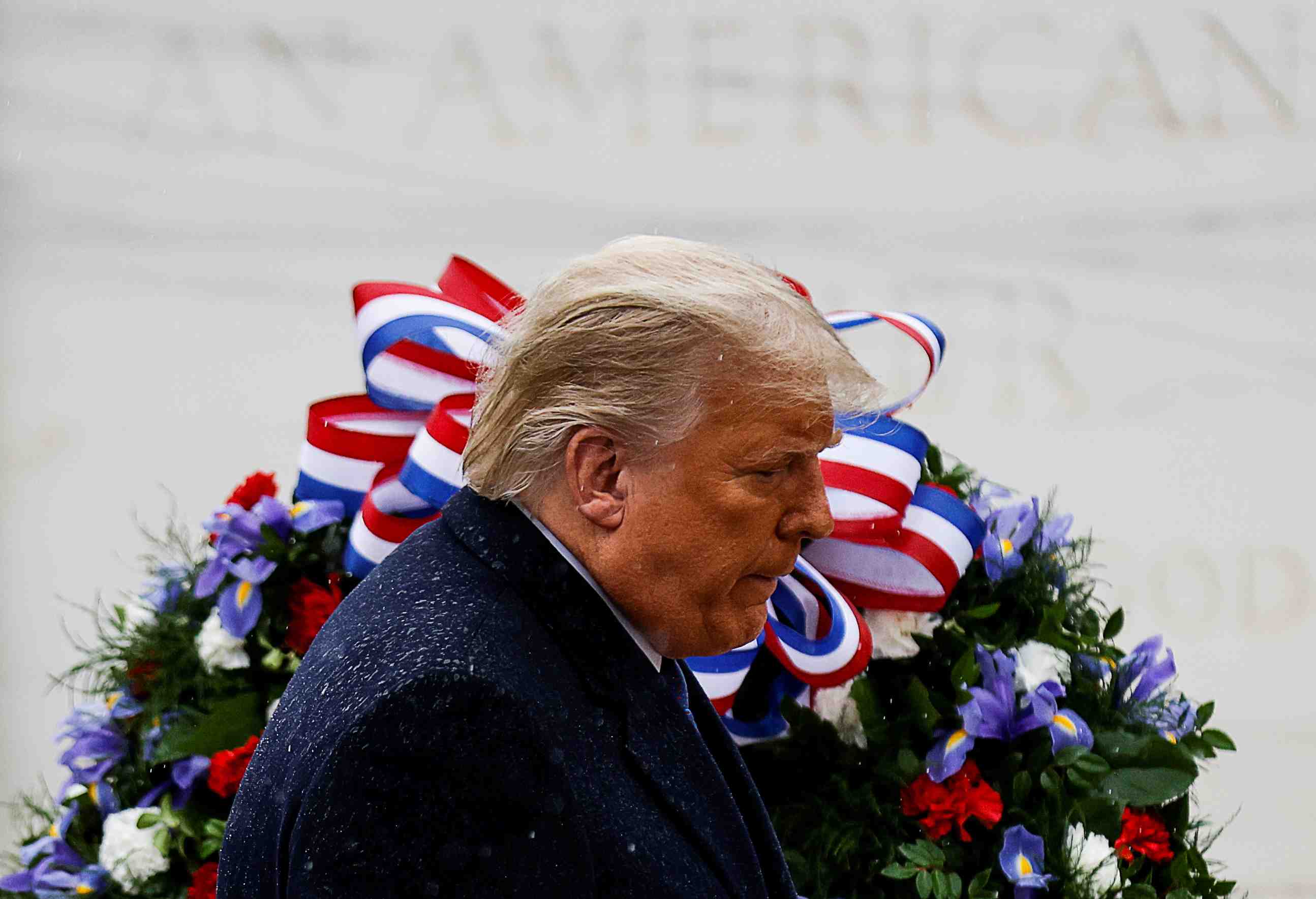 Trump dit qu'il fera "ce qui est juste" une fois tous les votes comptes, selon un proche