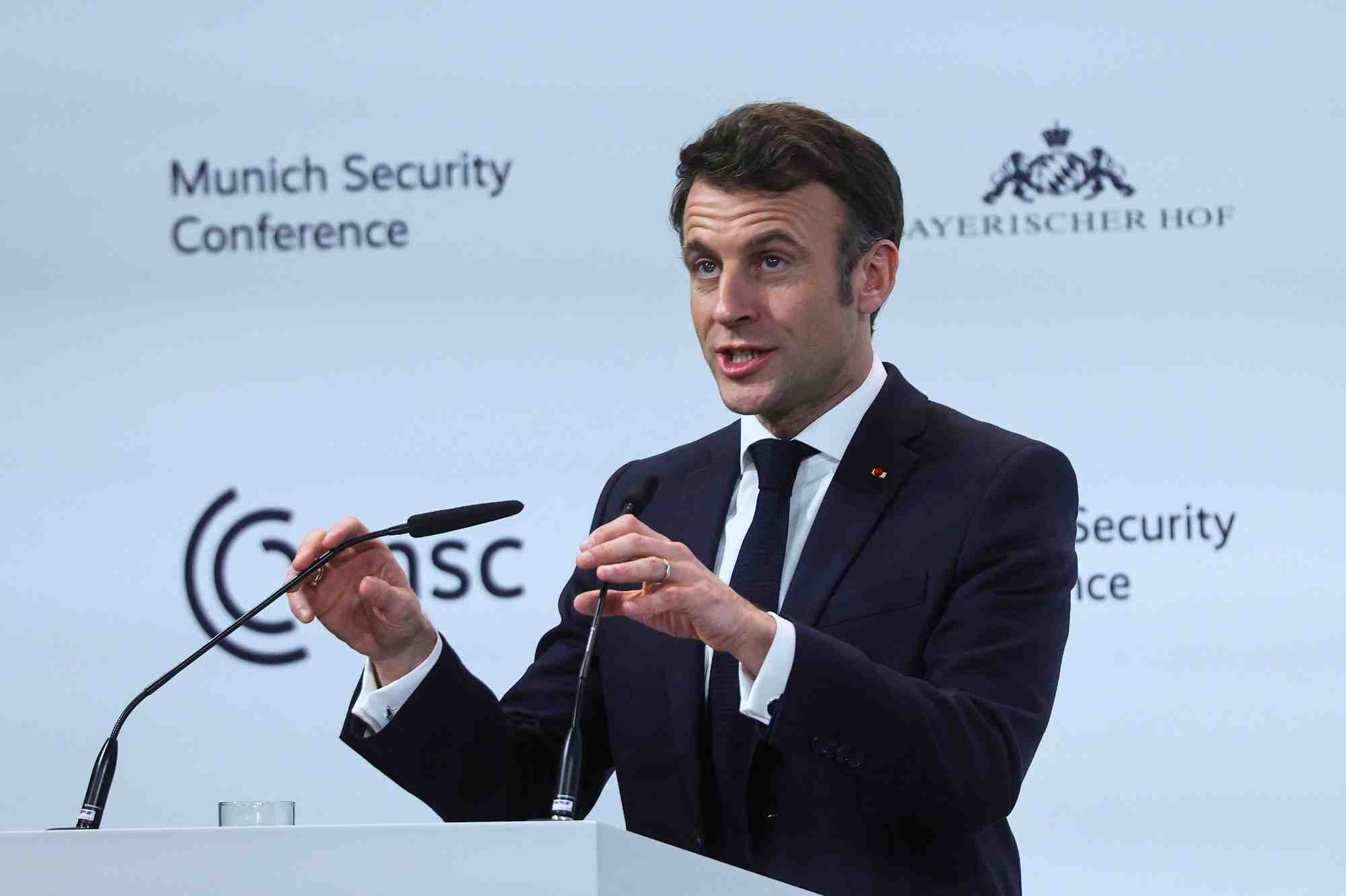 Le president francais macron participe a la conference de munich sur la securite