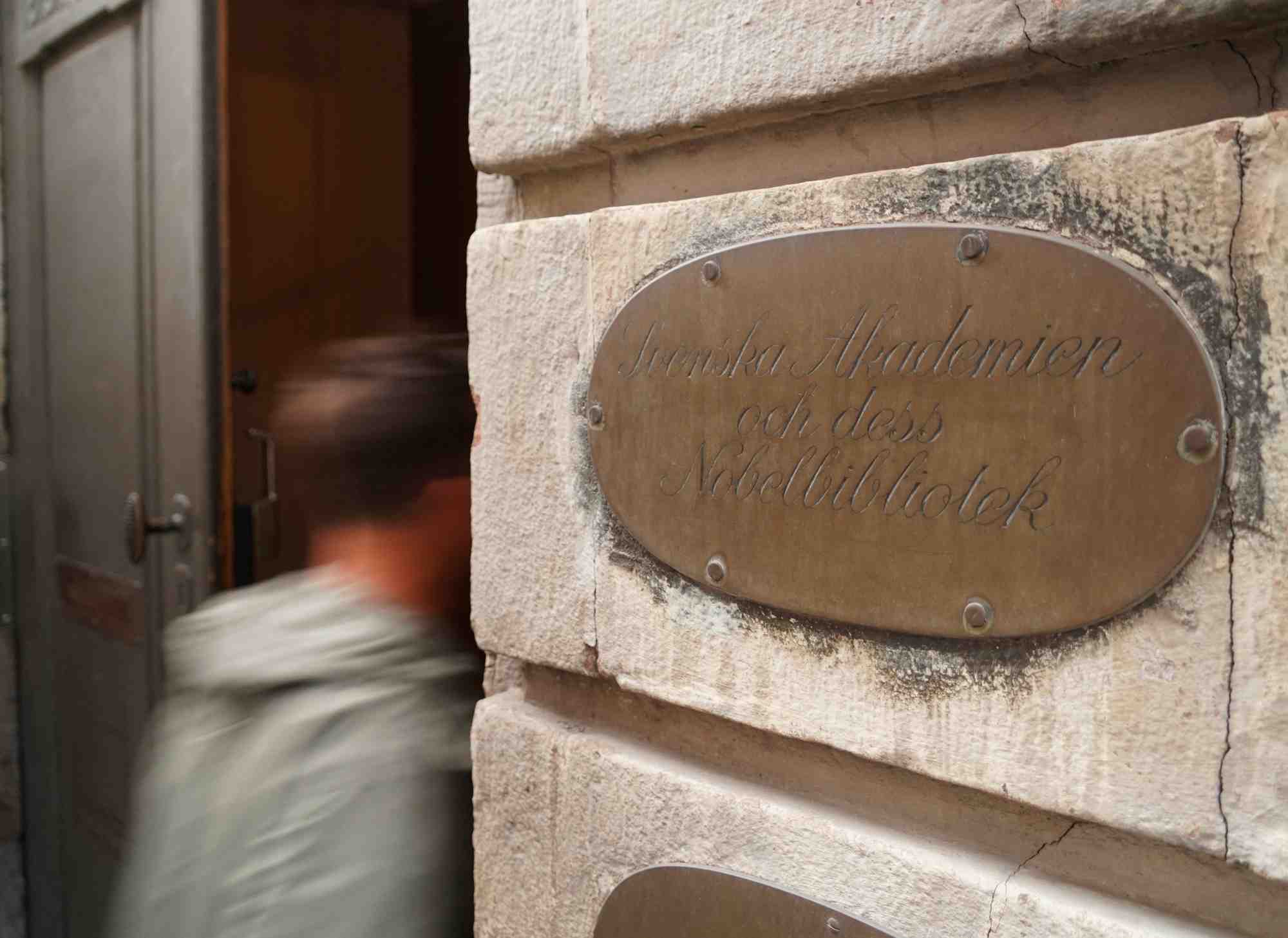 Plaque portant le nom de l'academie suedoise, ou le prix nobel de litterature est annonce, a stockholm