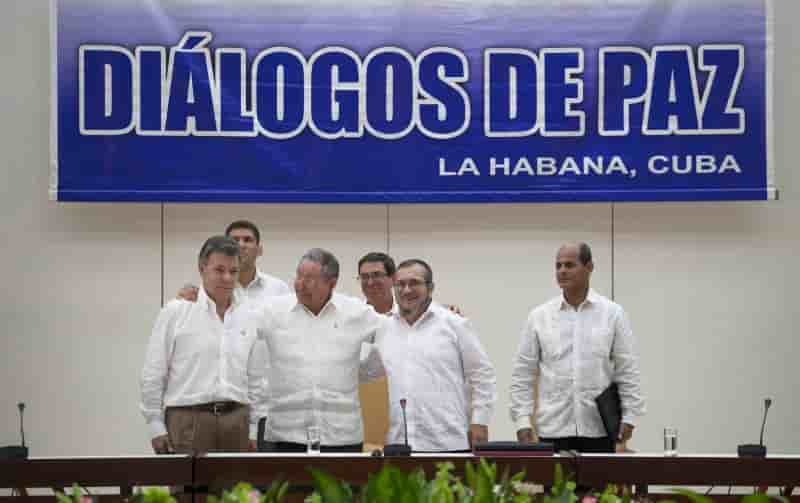 La colombie et les farc se donnent six mois pour faire la paix