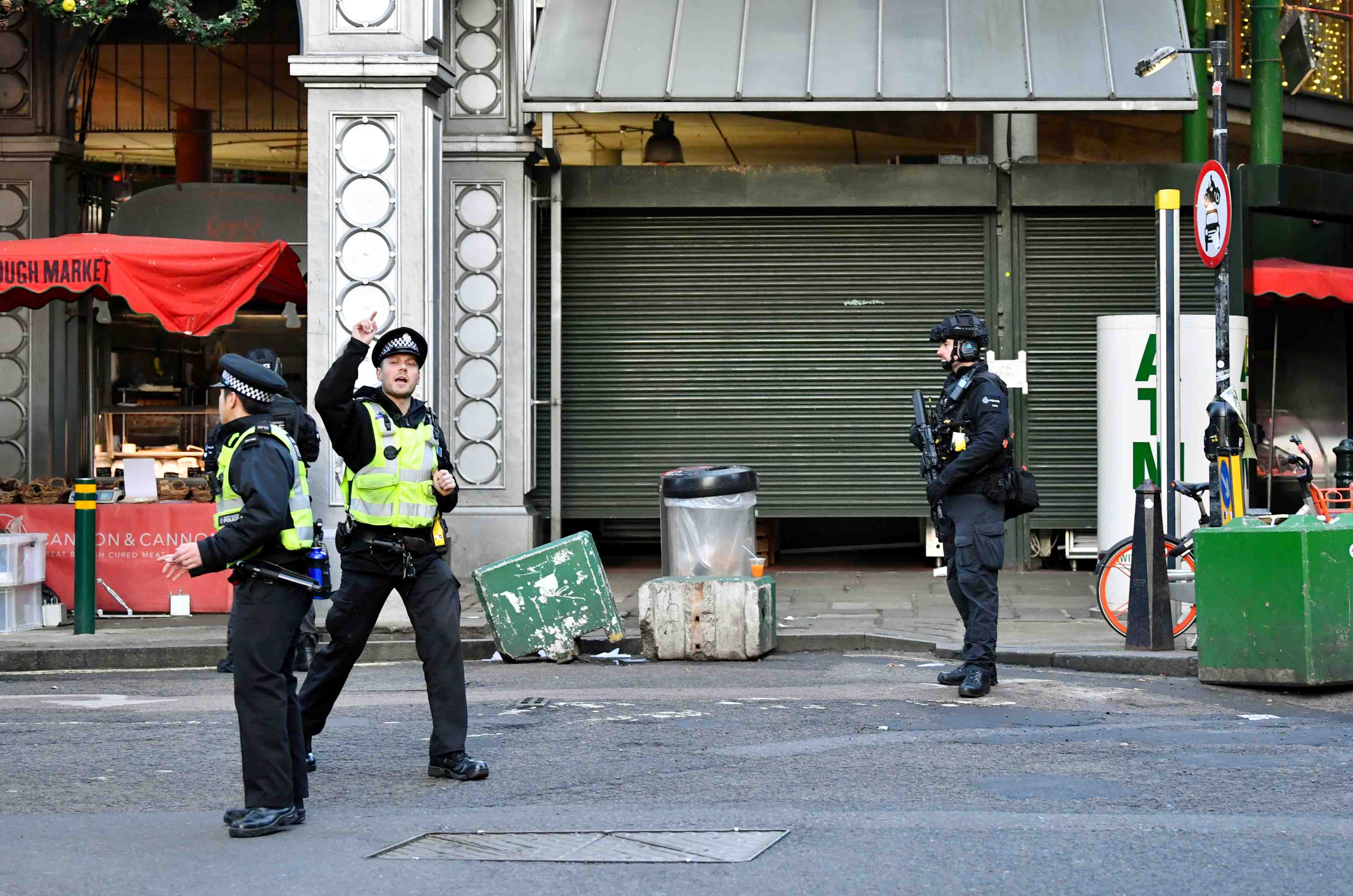 Agression au couteau a londres, des blesses, un homme arrete