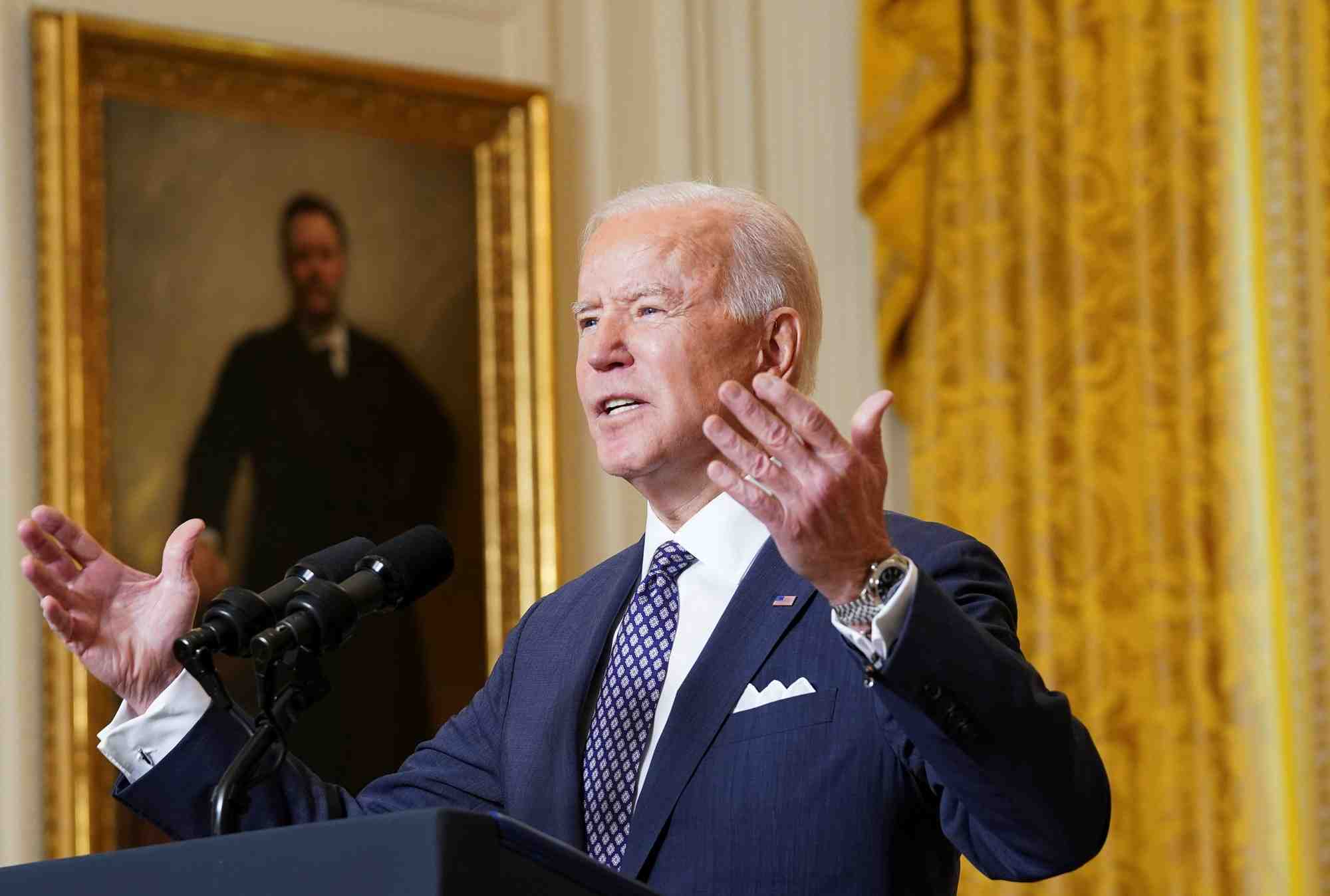 "l'amerique est de retour", dit joe biden a ses allies europeens