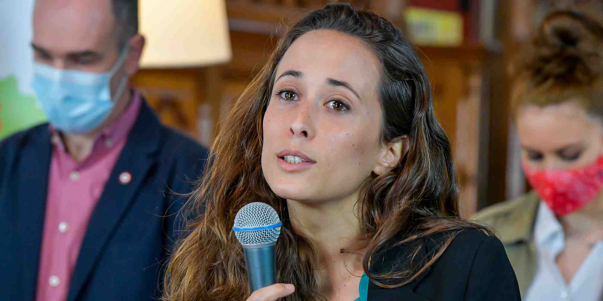 Clémence Guettée LFI "On est là!"
