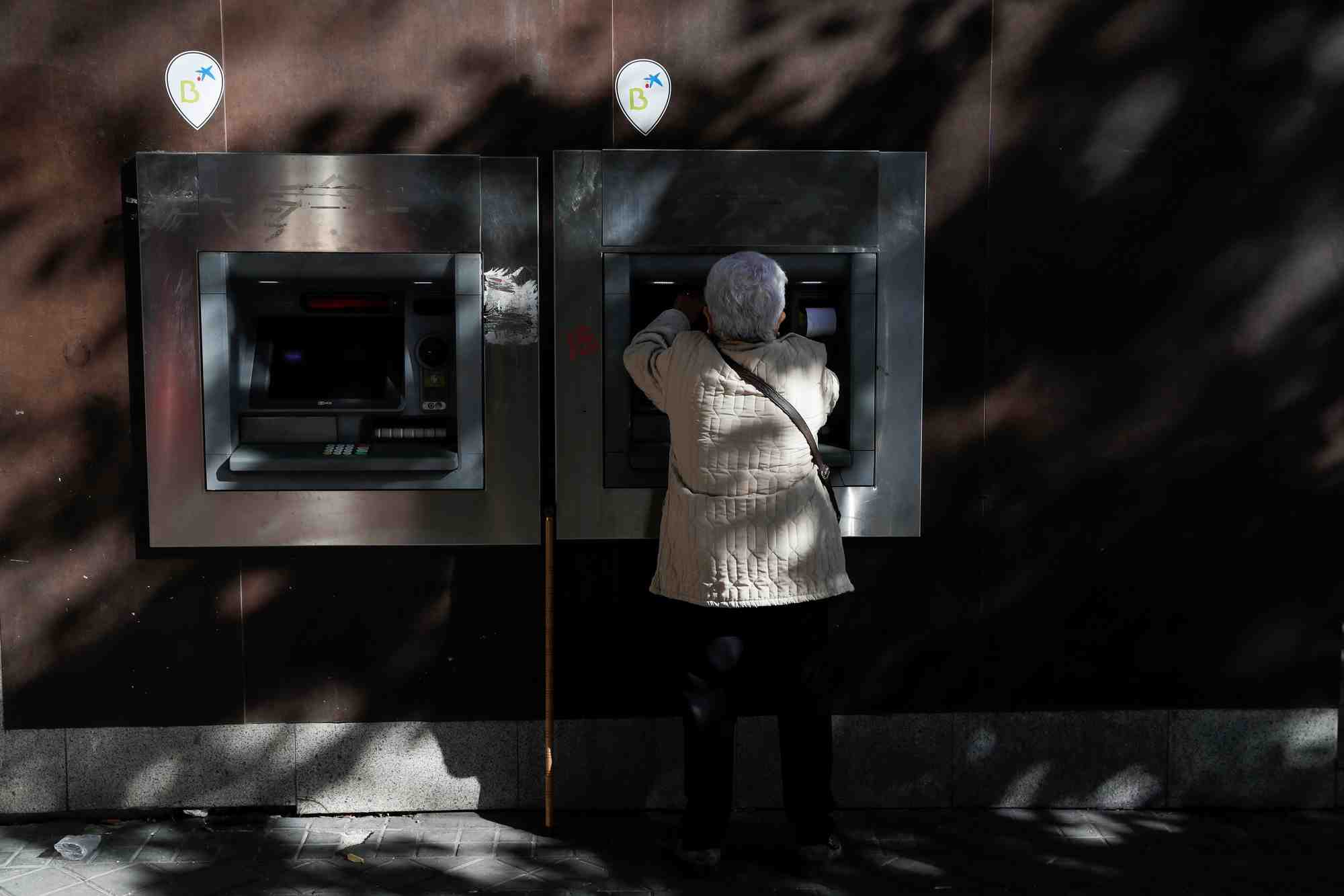 Le benefice de caixabank meilleur que prevu au t1 a perimetre constant