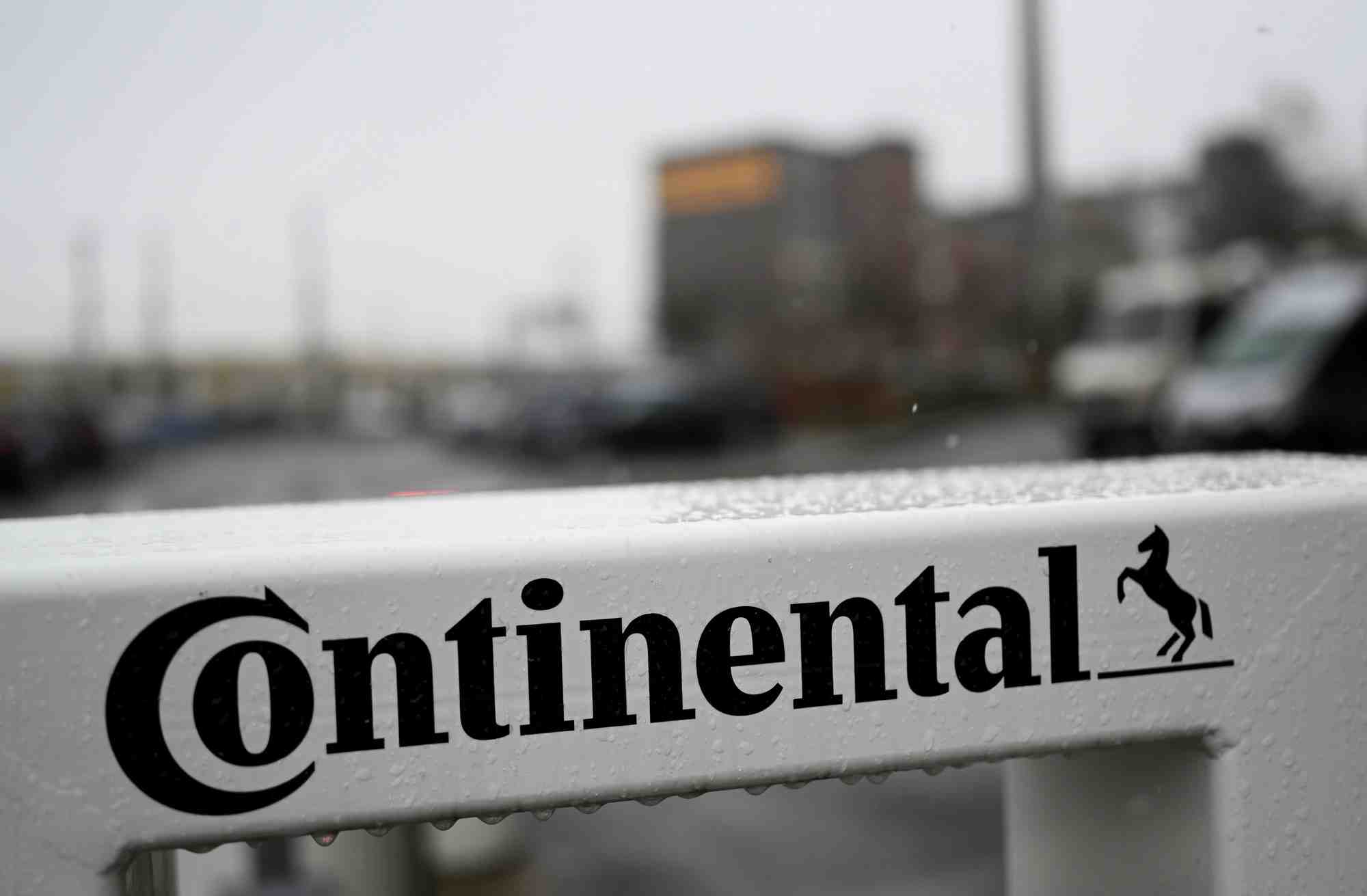 Continental: trois anciens dirigeants egalement concernes par l'enquete, selon presse