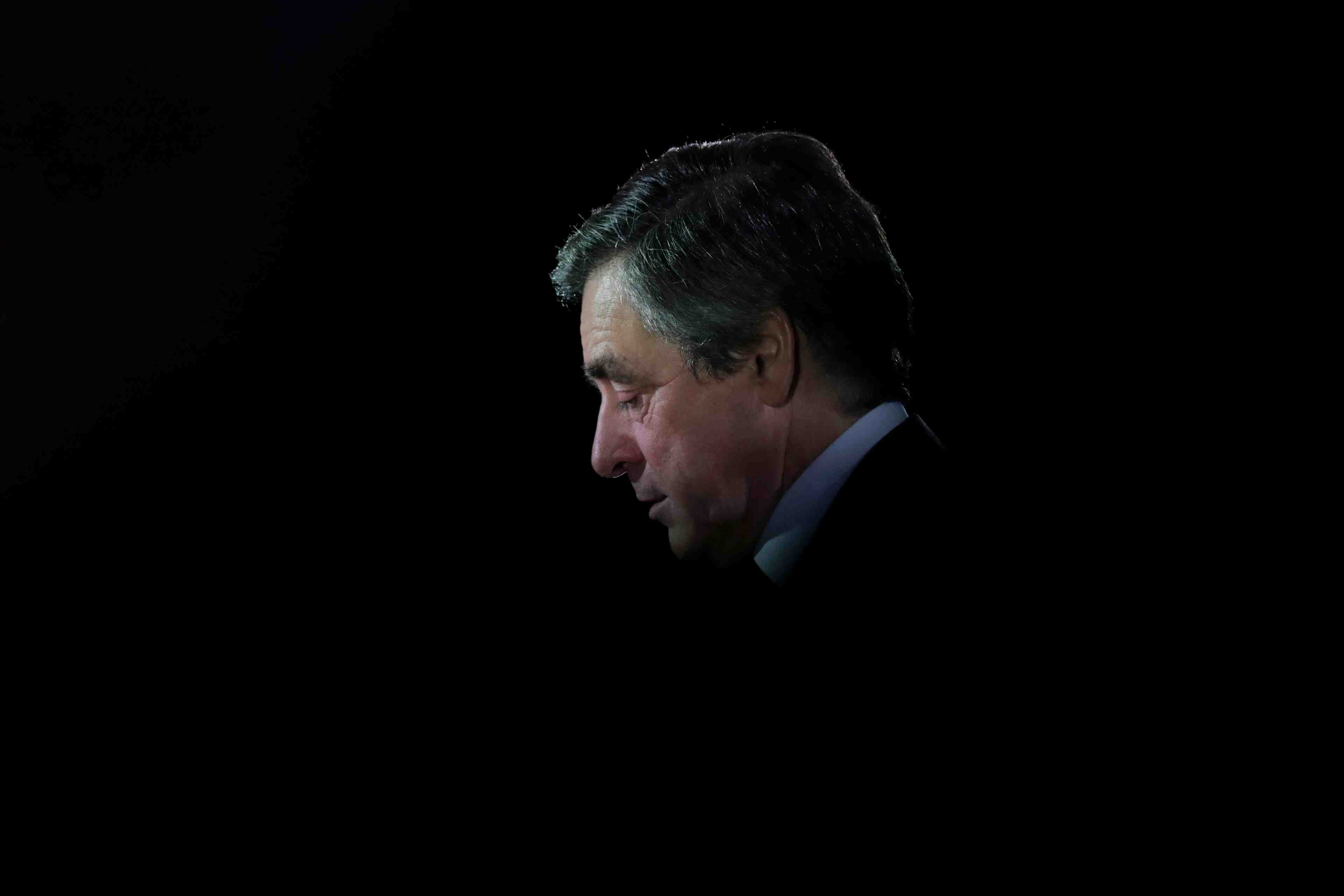Fillon elimine au premier tour, selon un sondage