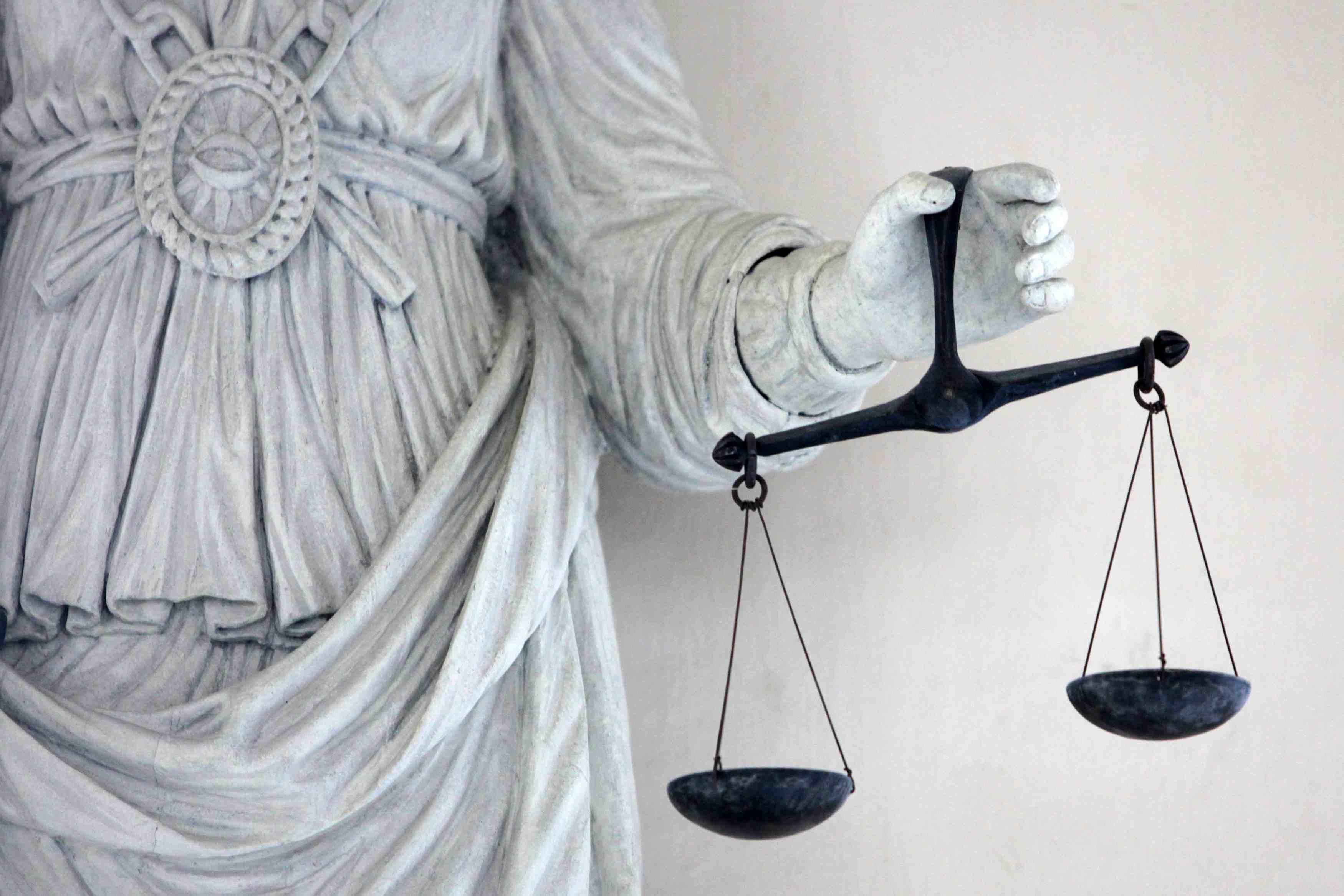 Cinq personnes arretees dans l'enquete sur trebes