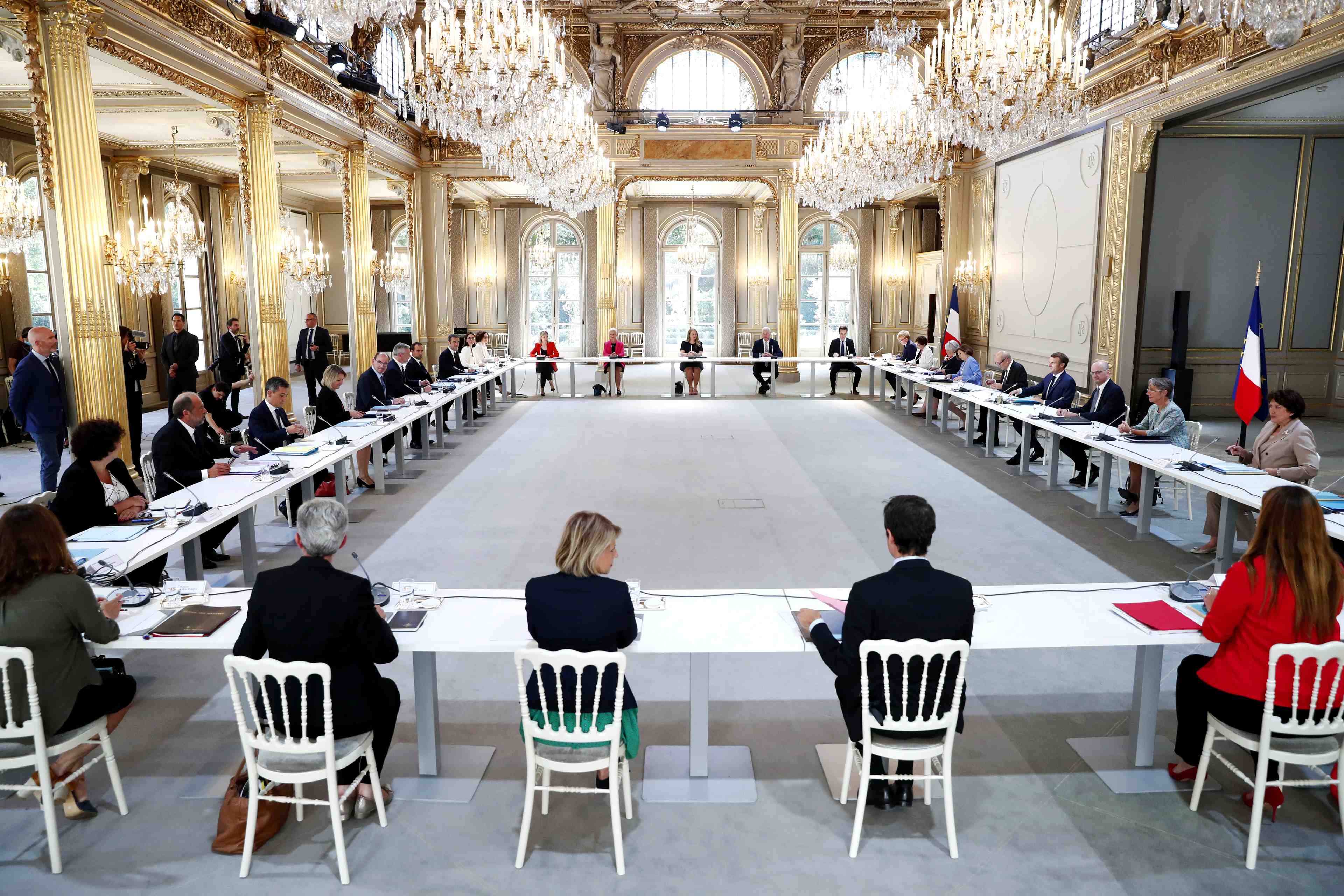 France: le gouvernement porte a 7,5 milliards d'euros l'enveloppe pour les personnels hospitaliers