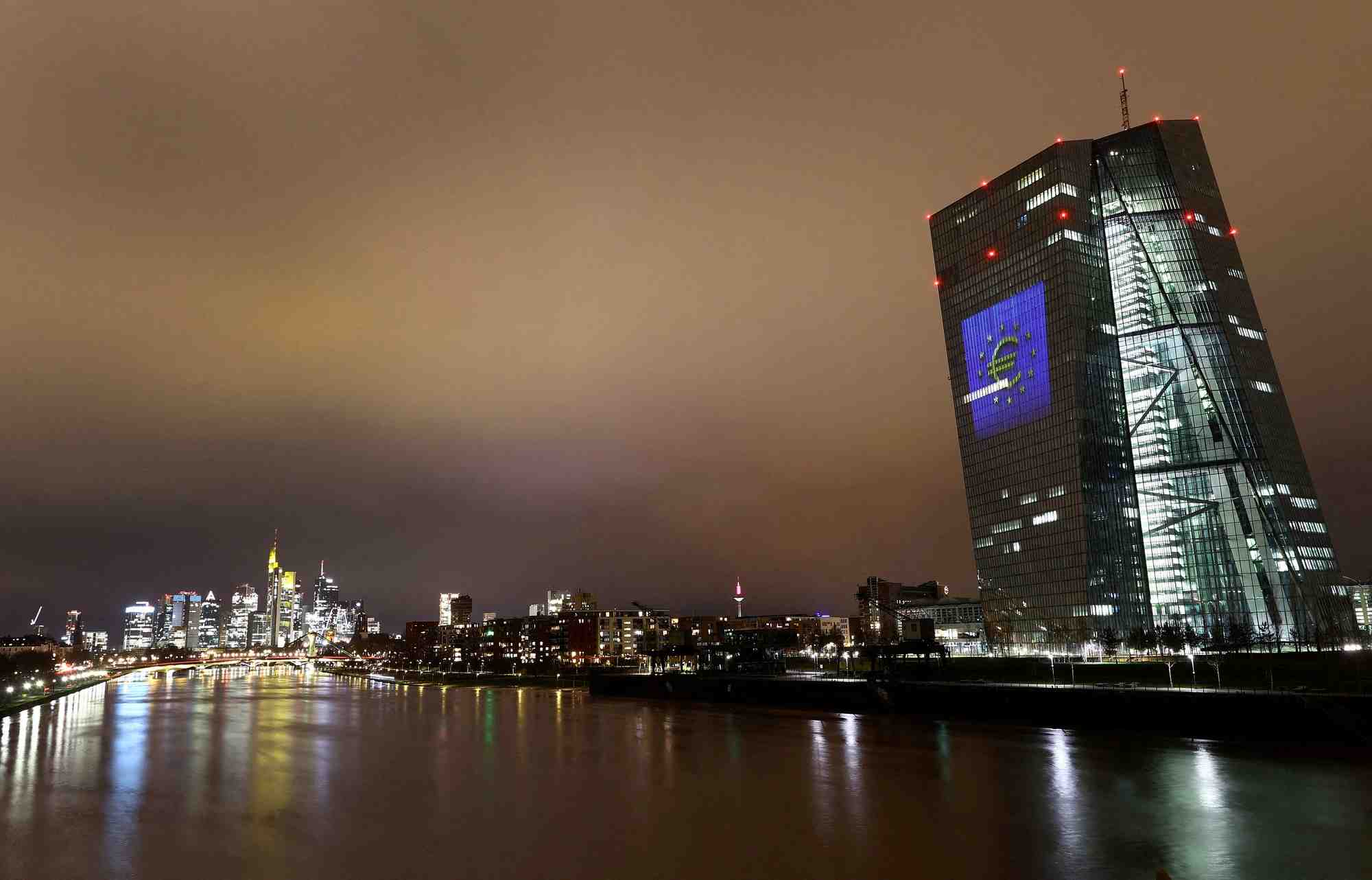Zone euro: croissance du credit aux entreprises stable en fevrier