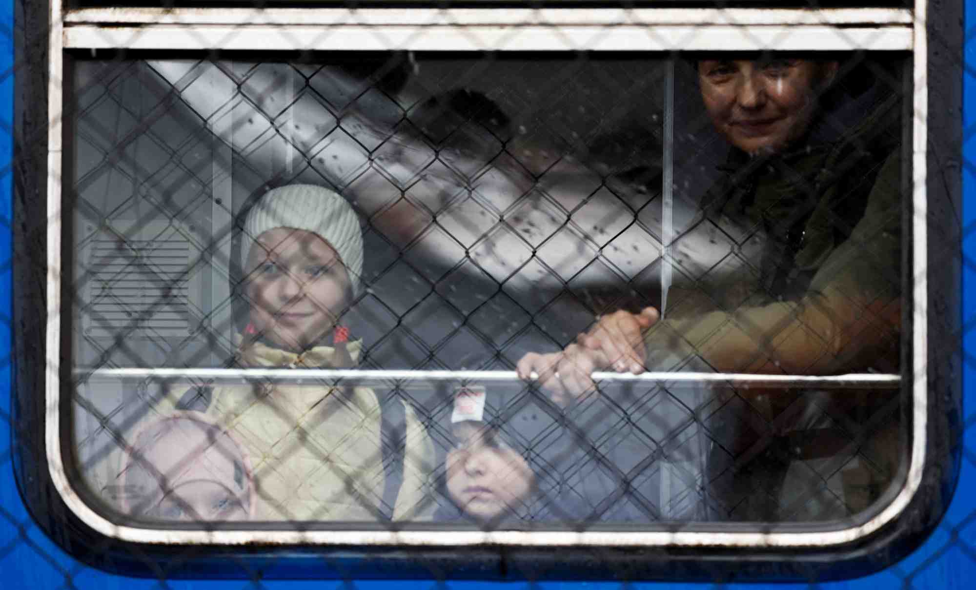 Ukraine: 4.532 personnes evacuees samedi via les couloirs humanitaires