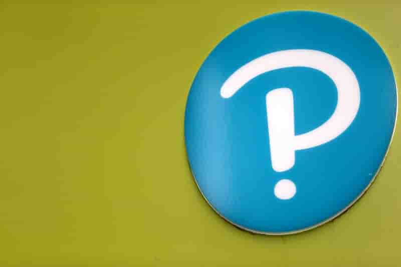 Pearson rassure sur son benefice et envisage une cession