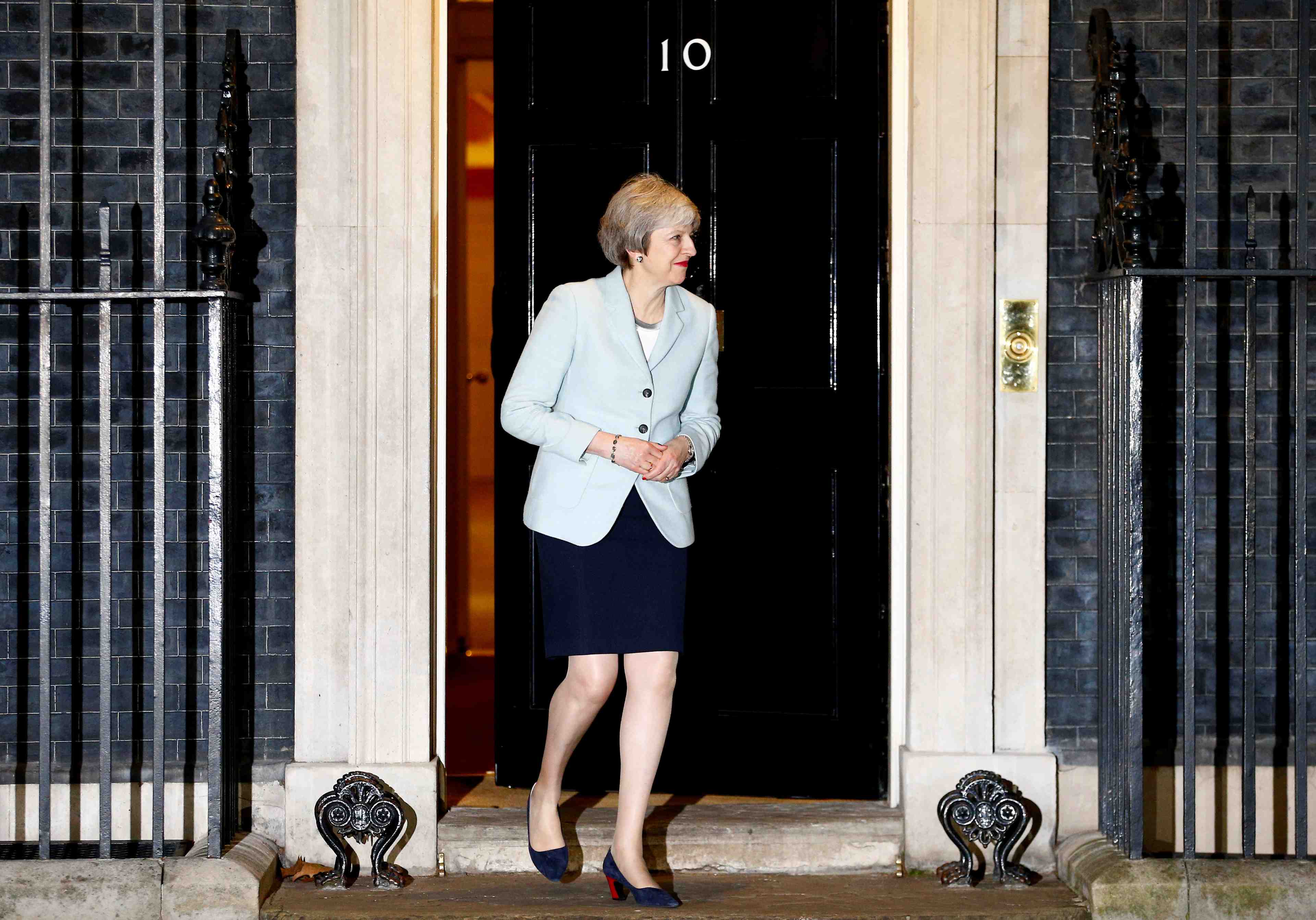Brexit: may demande aux deputes de "garder leur sang-froid"