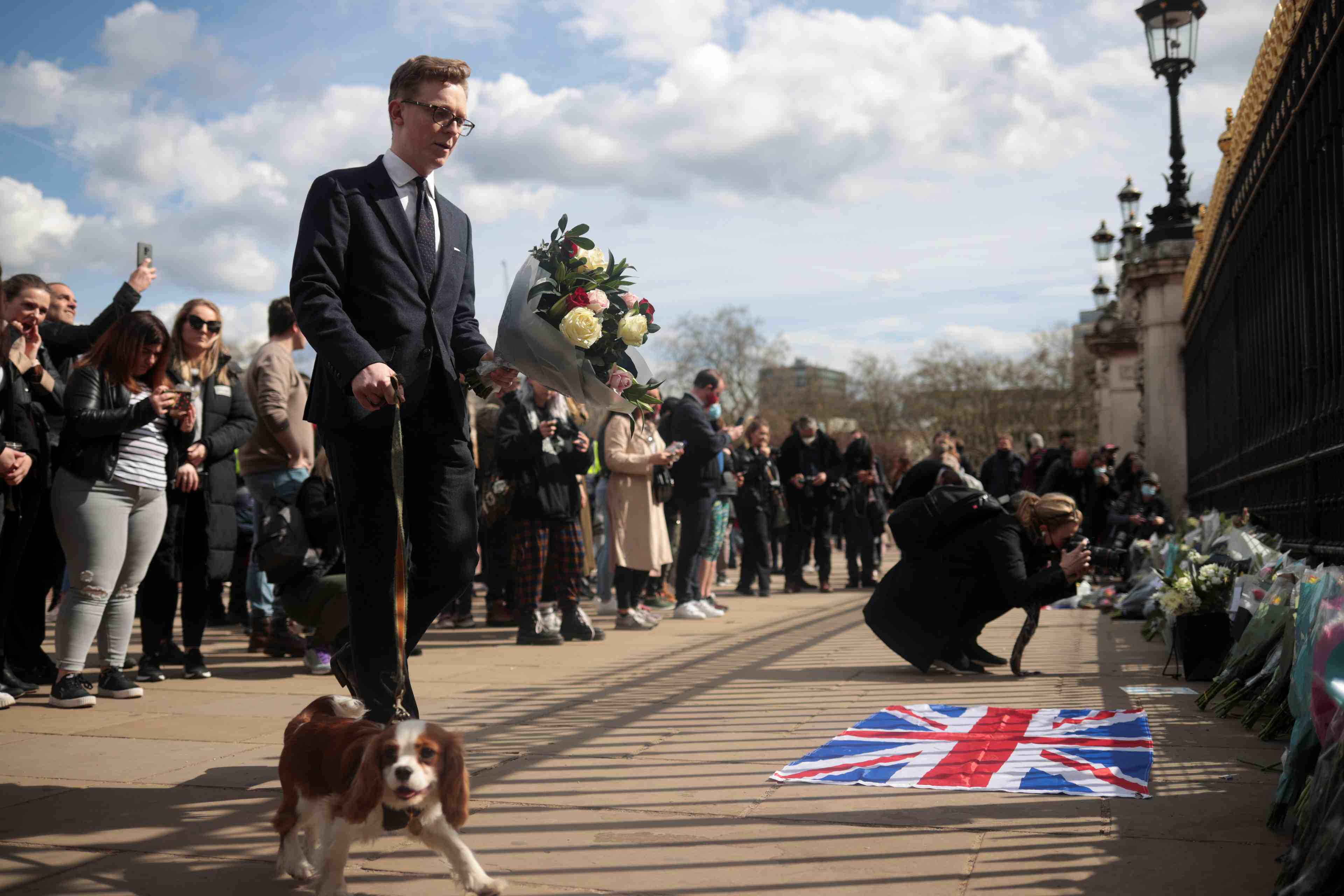 Philip: les britanniques pries de ne pas se rassembler devant les palais