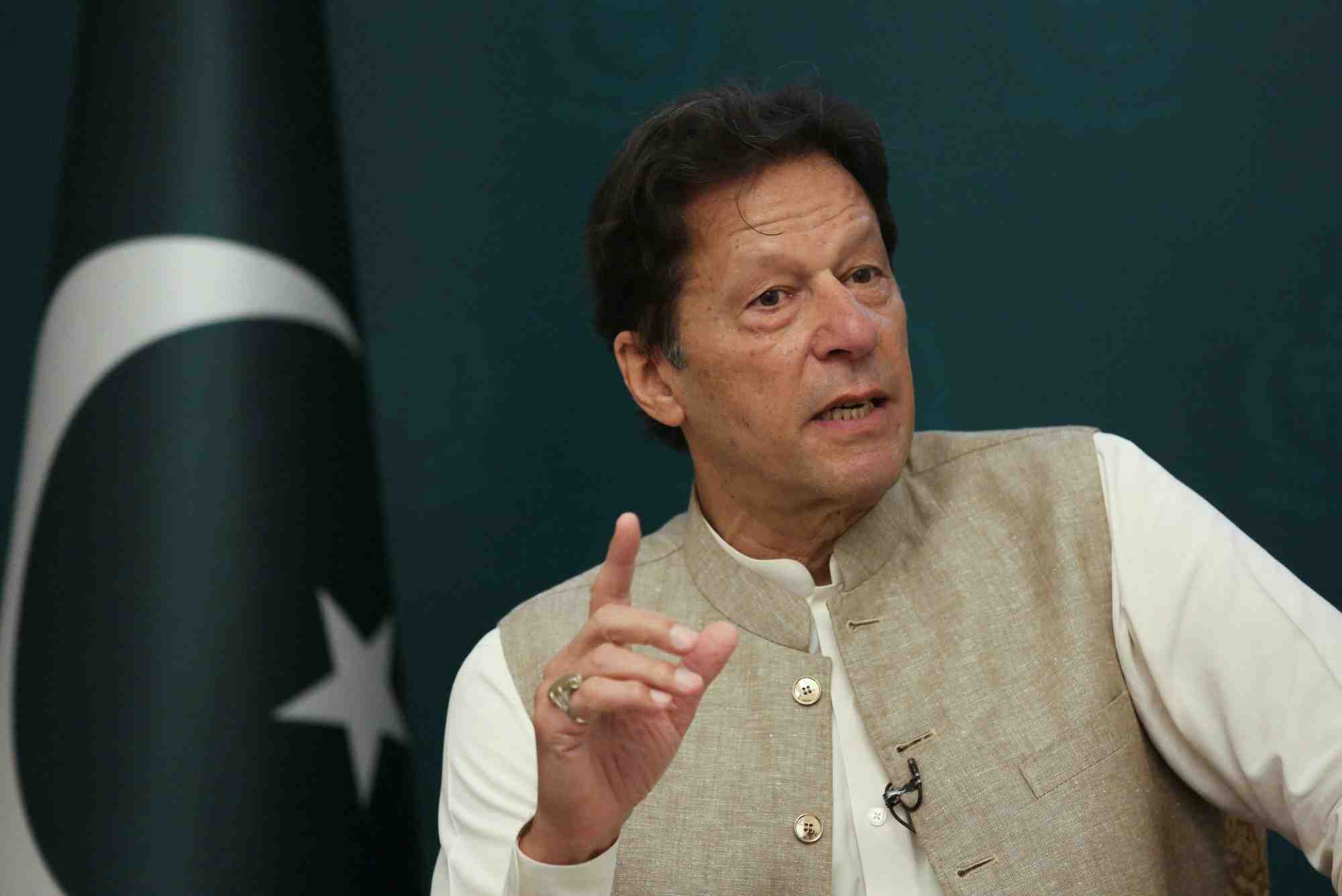 Pakistan: le premier ministre imran khan renverse par une motion de censure