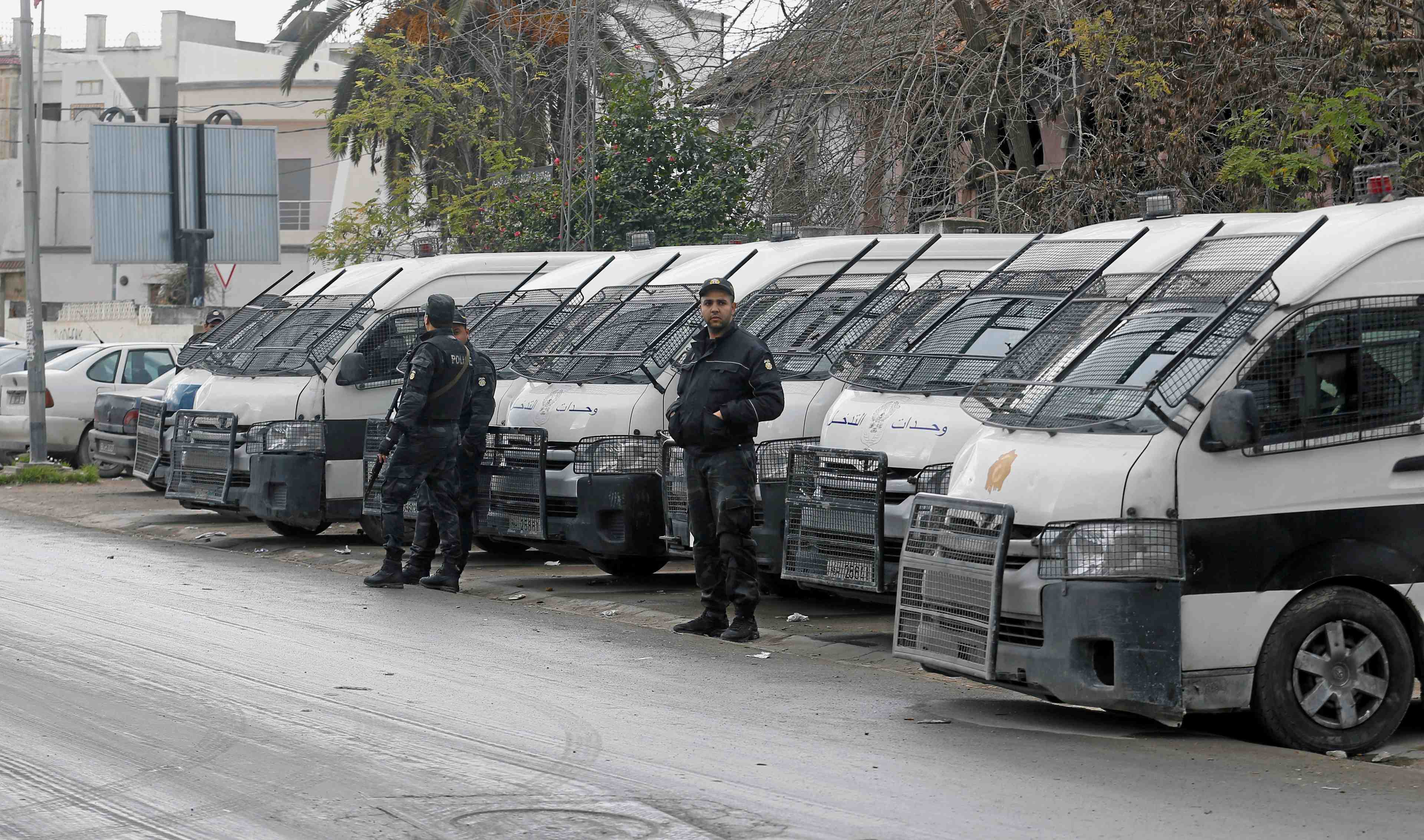 Moins d'incidents signales en tunisie, nouveaux appels a manifester