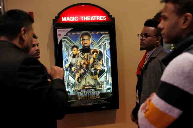 Disney bat le consensus avec "black panther" et ses parcs