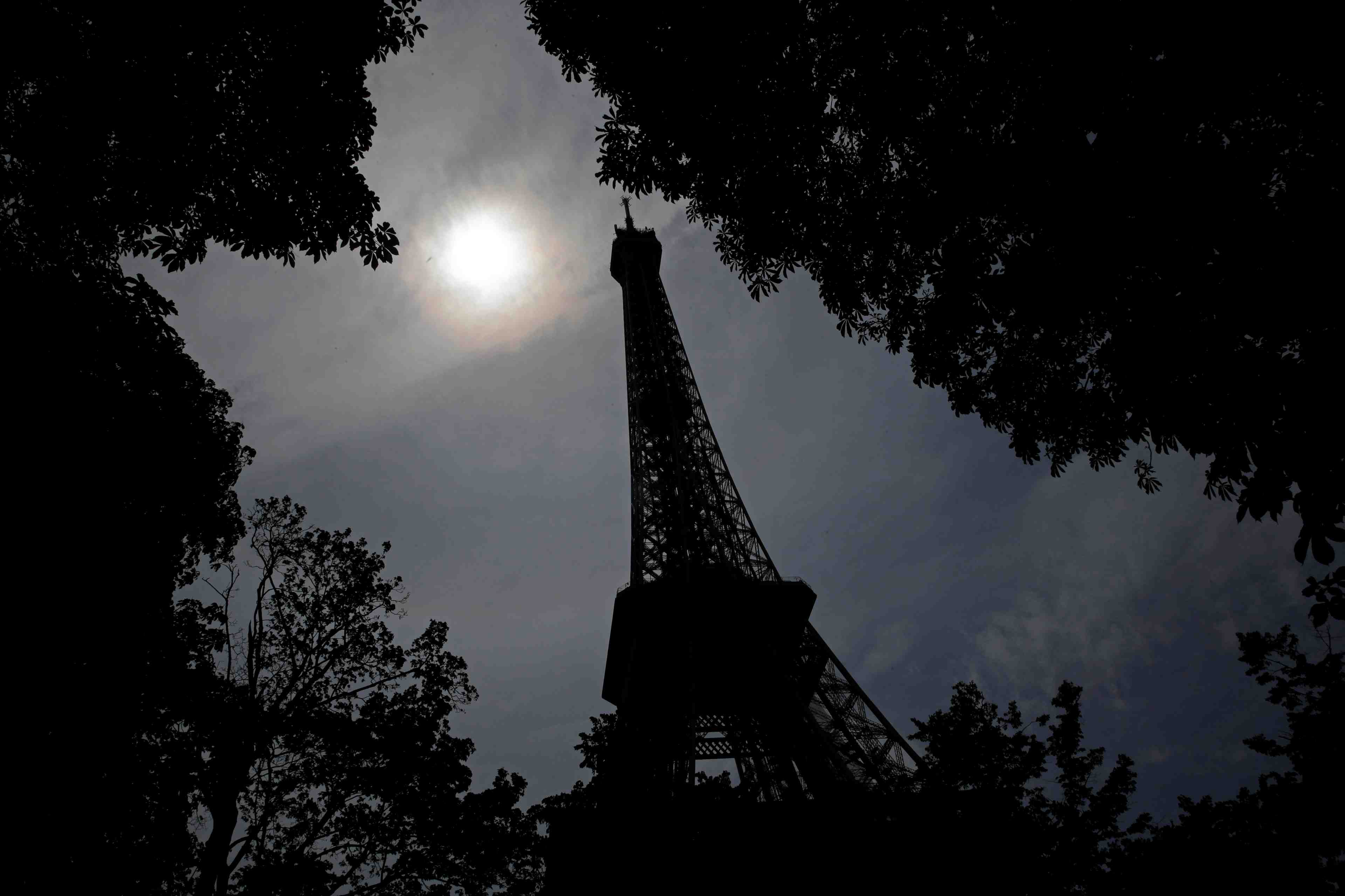 Vague de chaleur, les vehicules polluants bannis de paris mardi