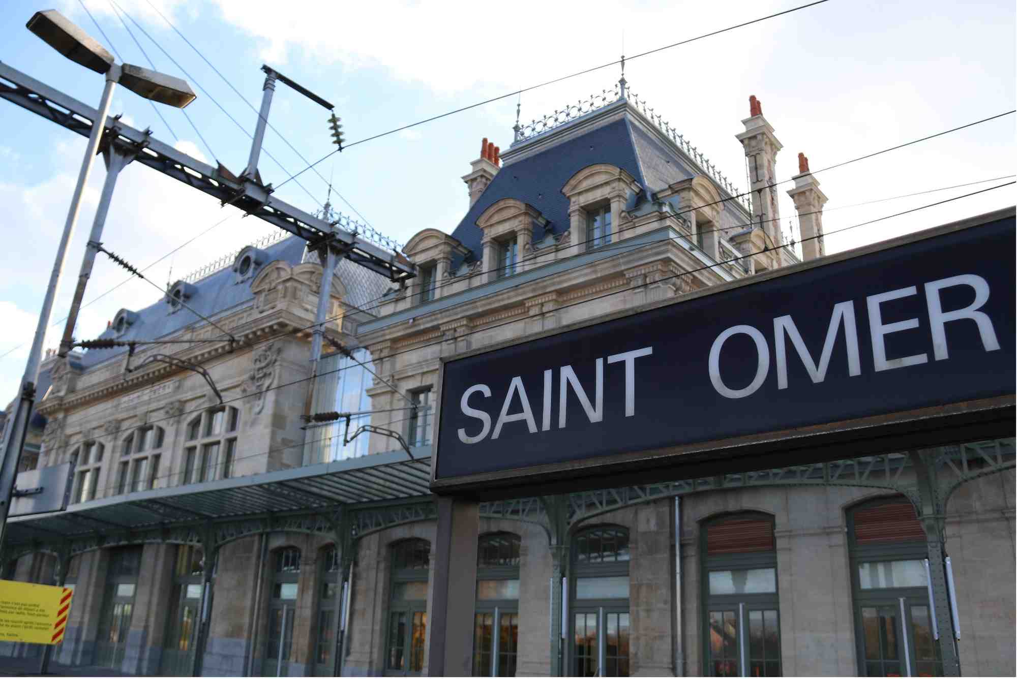 La gare-cathédrale de 3.000 m² Saint-Omer accueille 300 m² de coworking et de fablab.