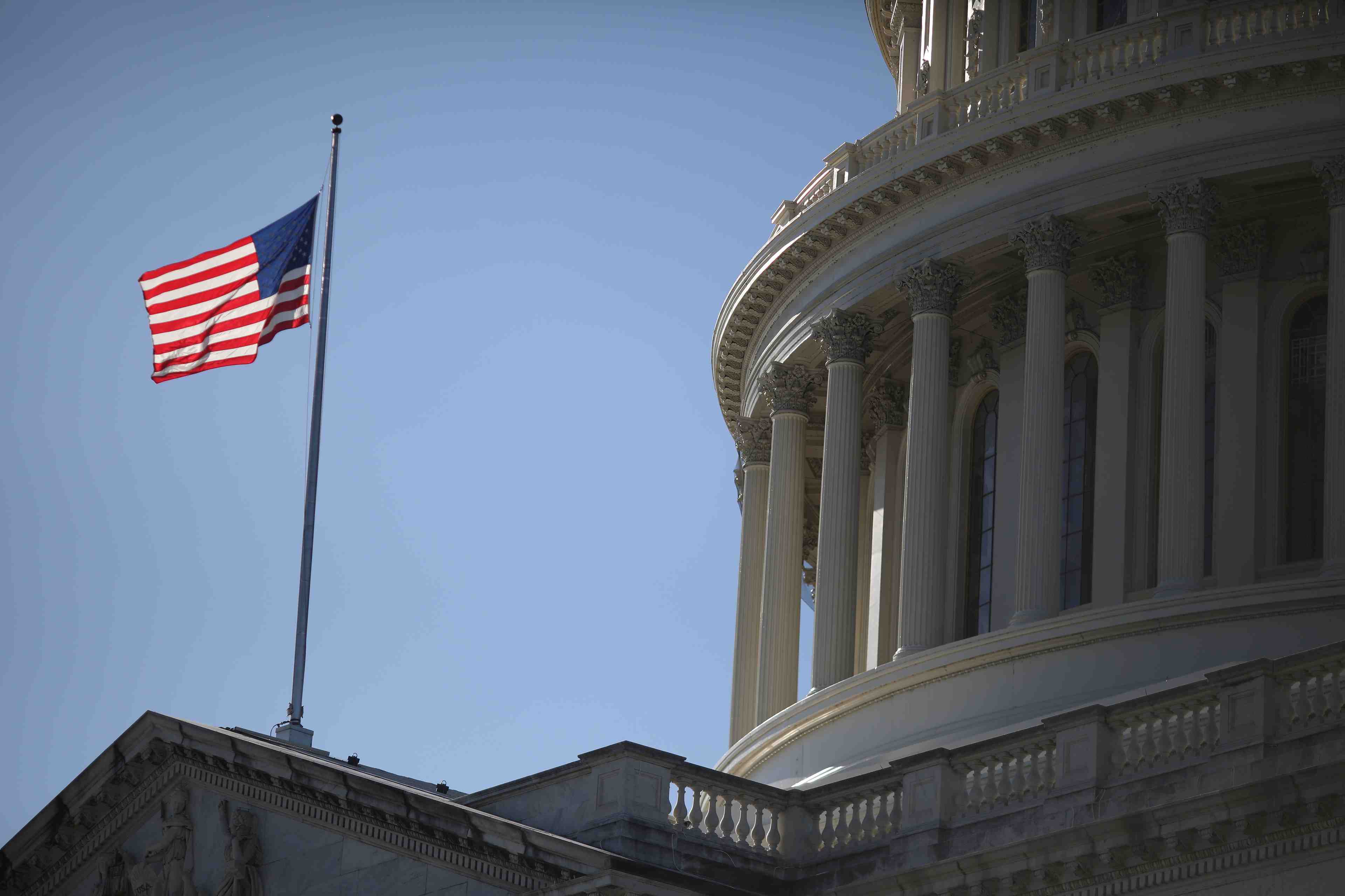 Washington suspend les represailles douanieres prises a l'encontre de paris