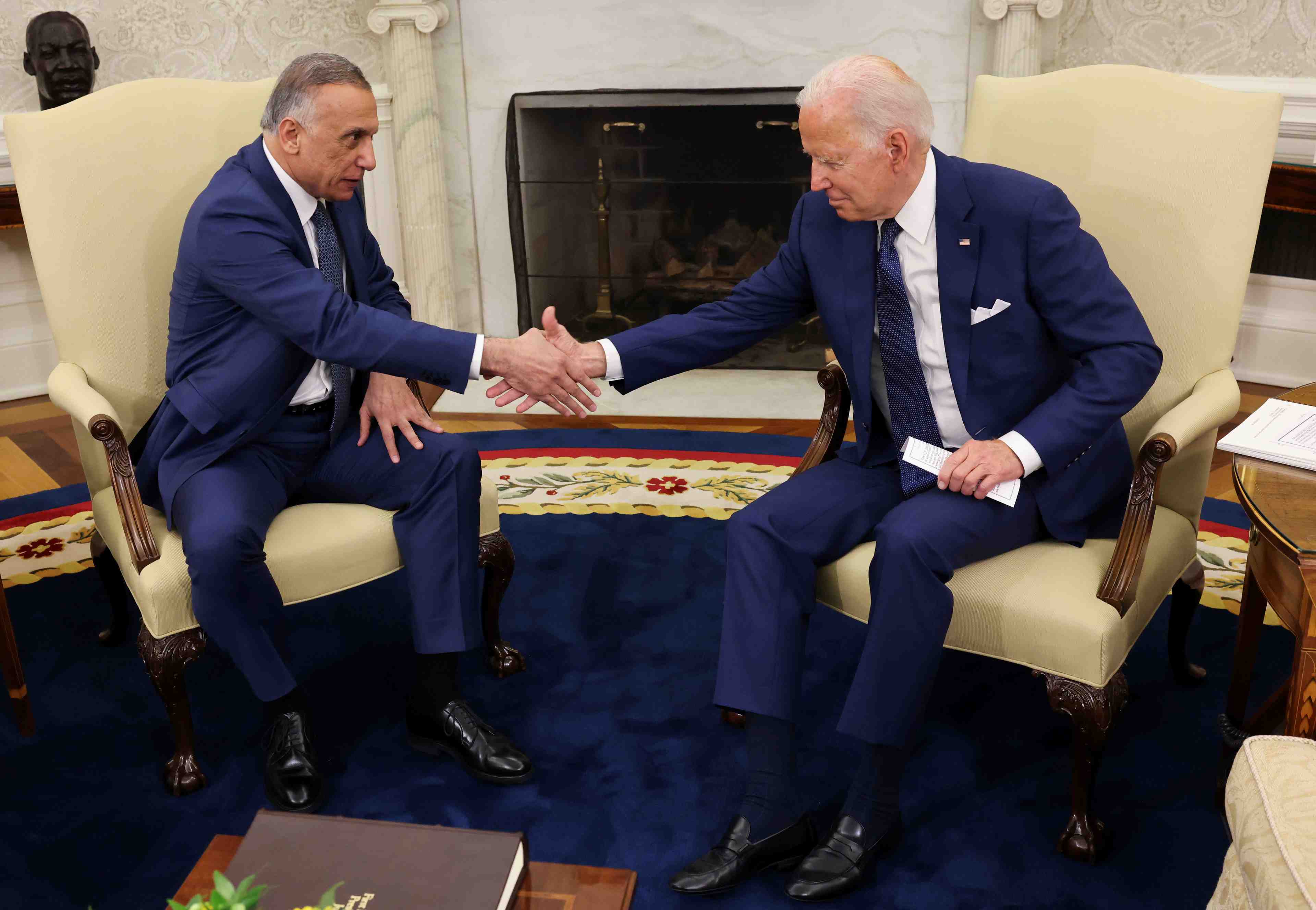 Biden signe l'accord mettant fin a la mission de combat us en irak