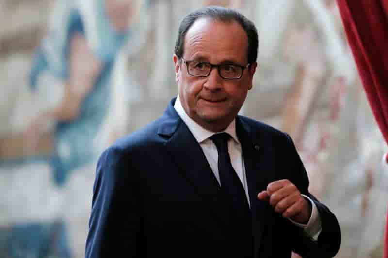 Concentré sur la diplomatie, Hollande enjambe le retour de Sarkozy