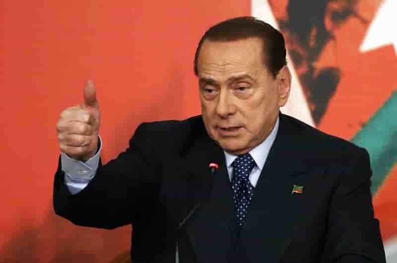 Silvio berlusconi retrouve sa liberte de mouvement