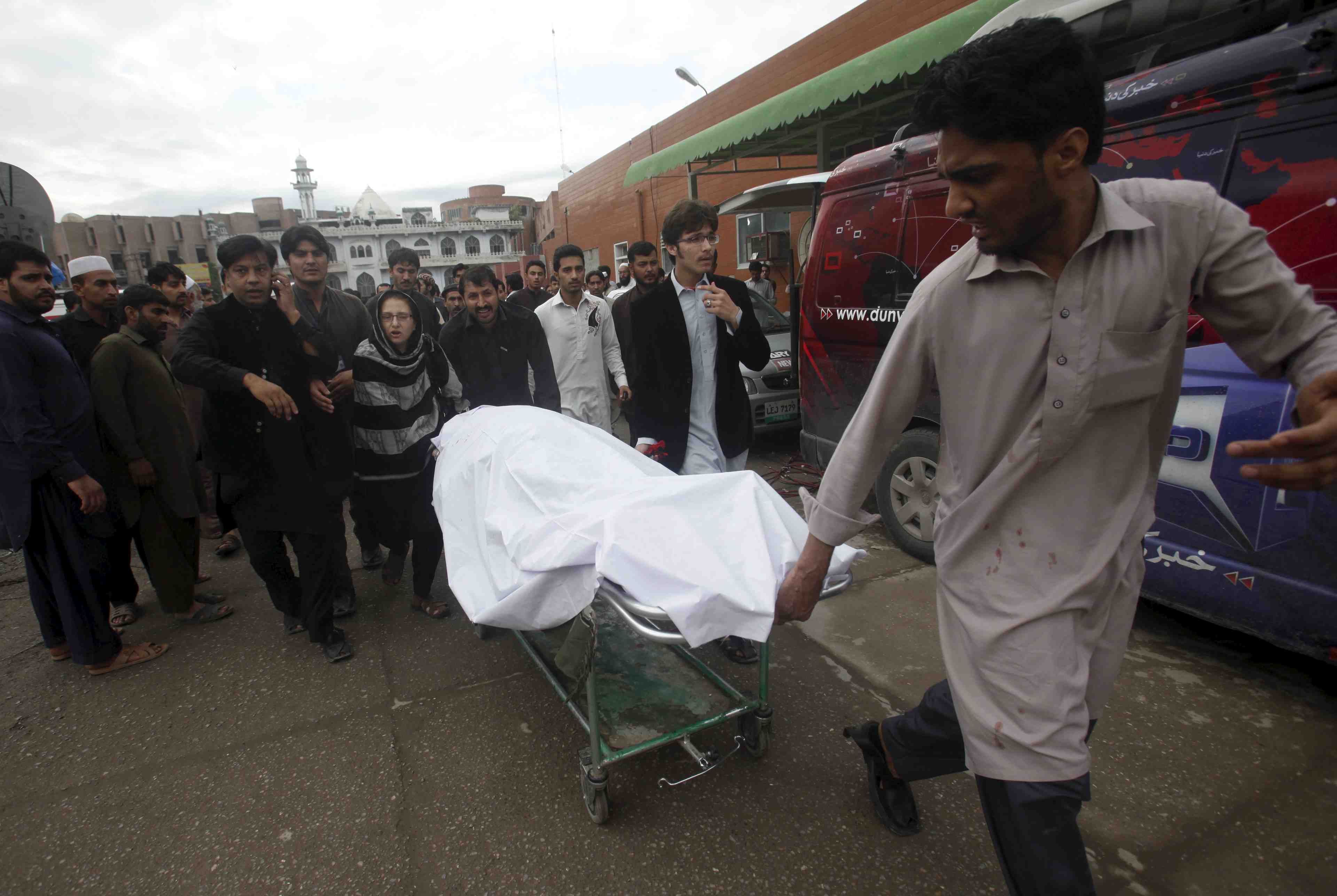 Seisme en afghanistan, des victimes au pakistan