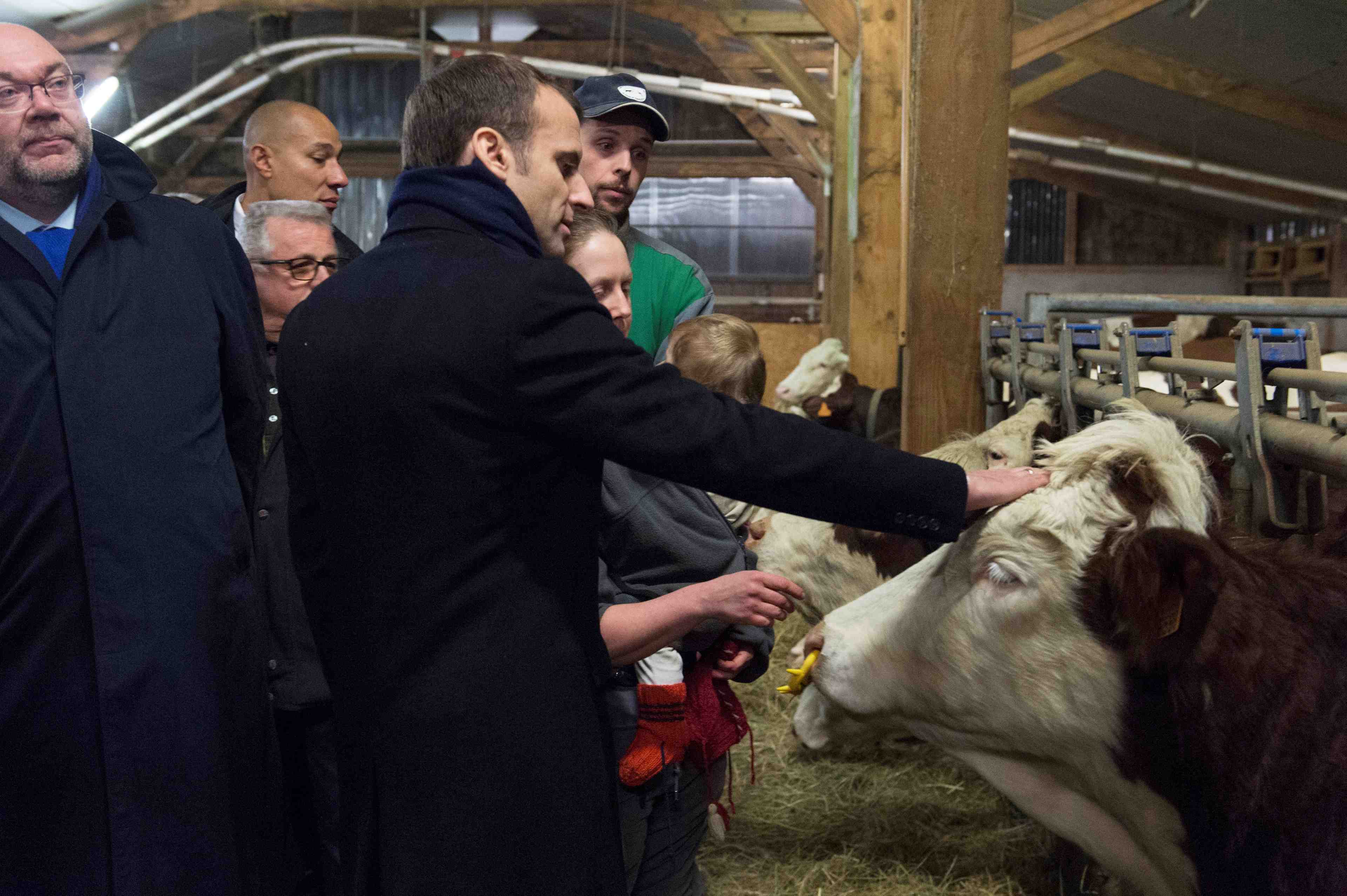 Macron va recevoir des agriculteurs inquiets